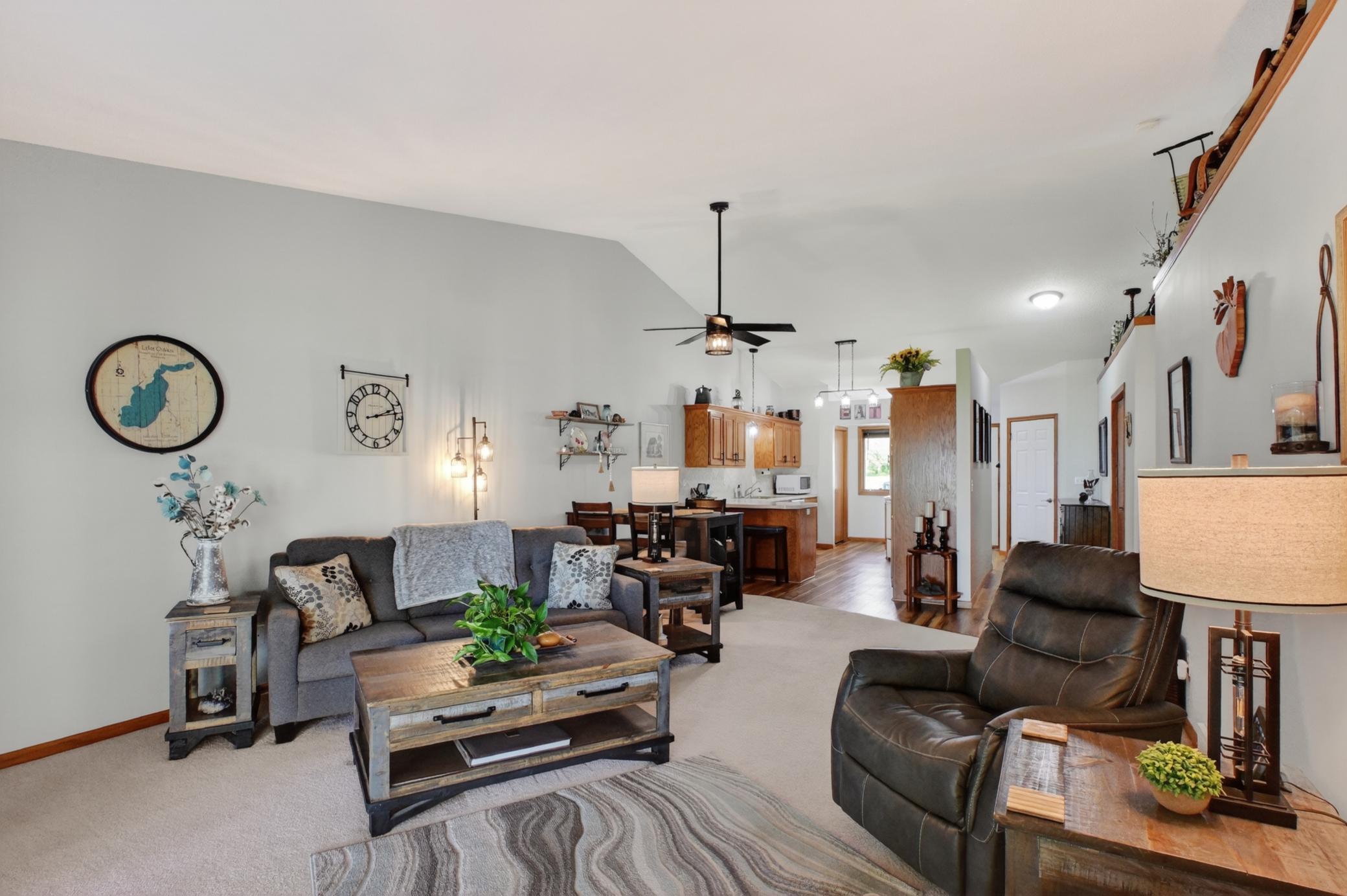 1998 twin home for sale at 1761 E Lake Street in Osakis, MN — 3 bed, 2 bath (photo 15 of 52)