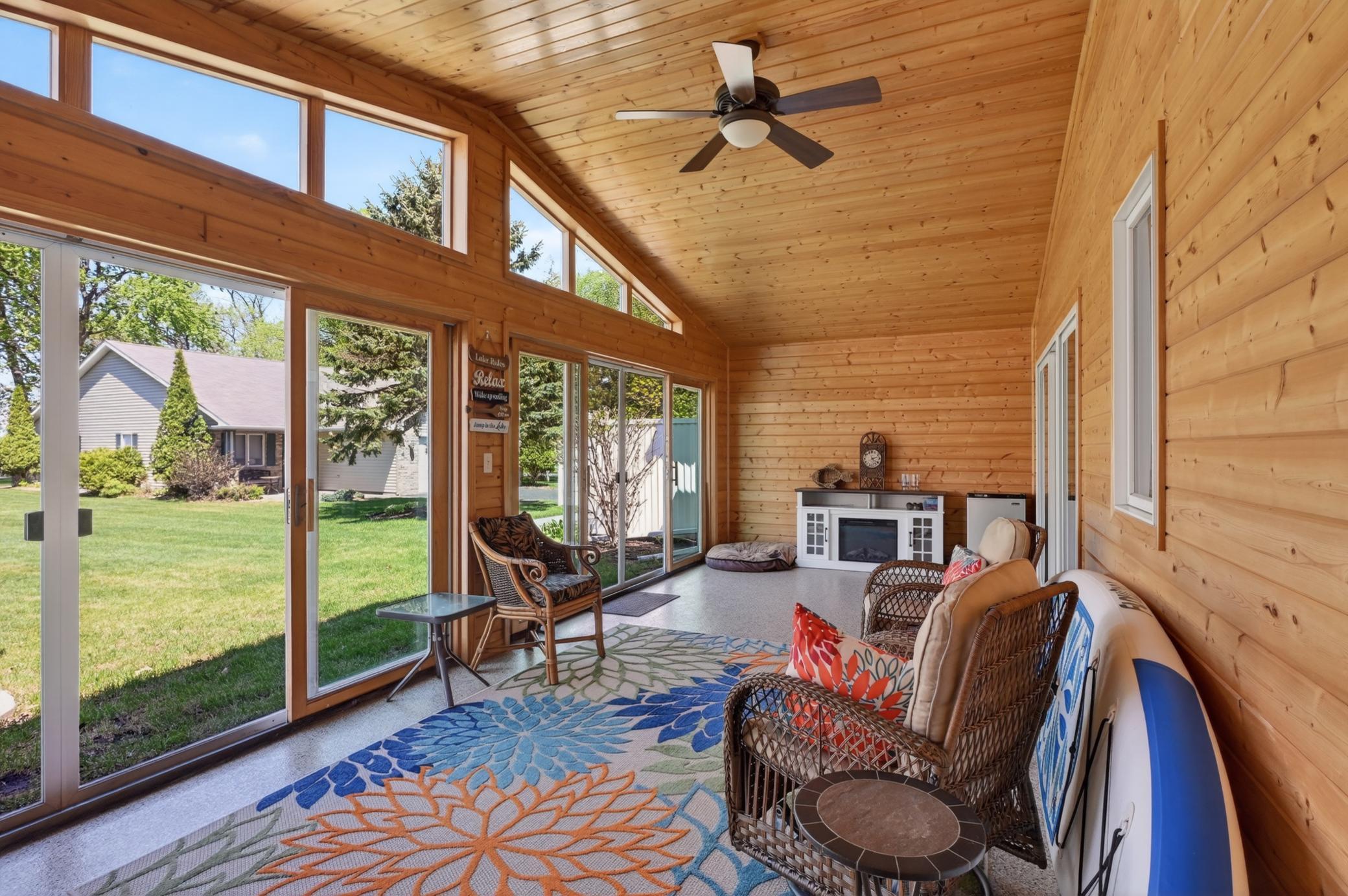 1998 twin home for sale at 1761 E Lake Street in Osakis, MN — 3 bed, 2 bath (photo 4 of 52)