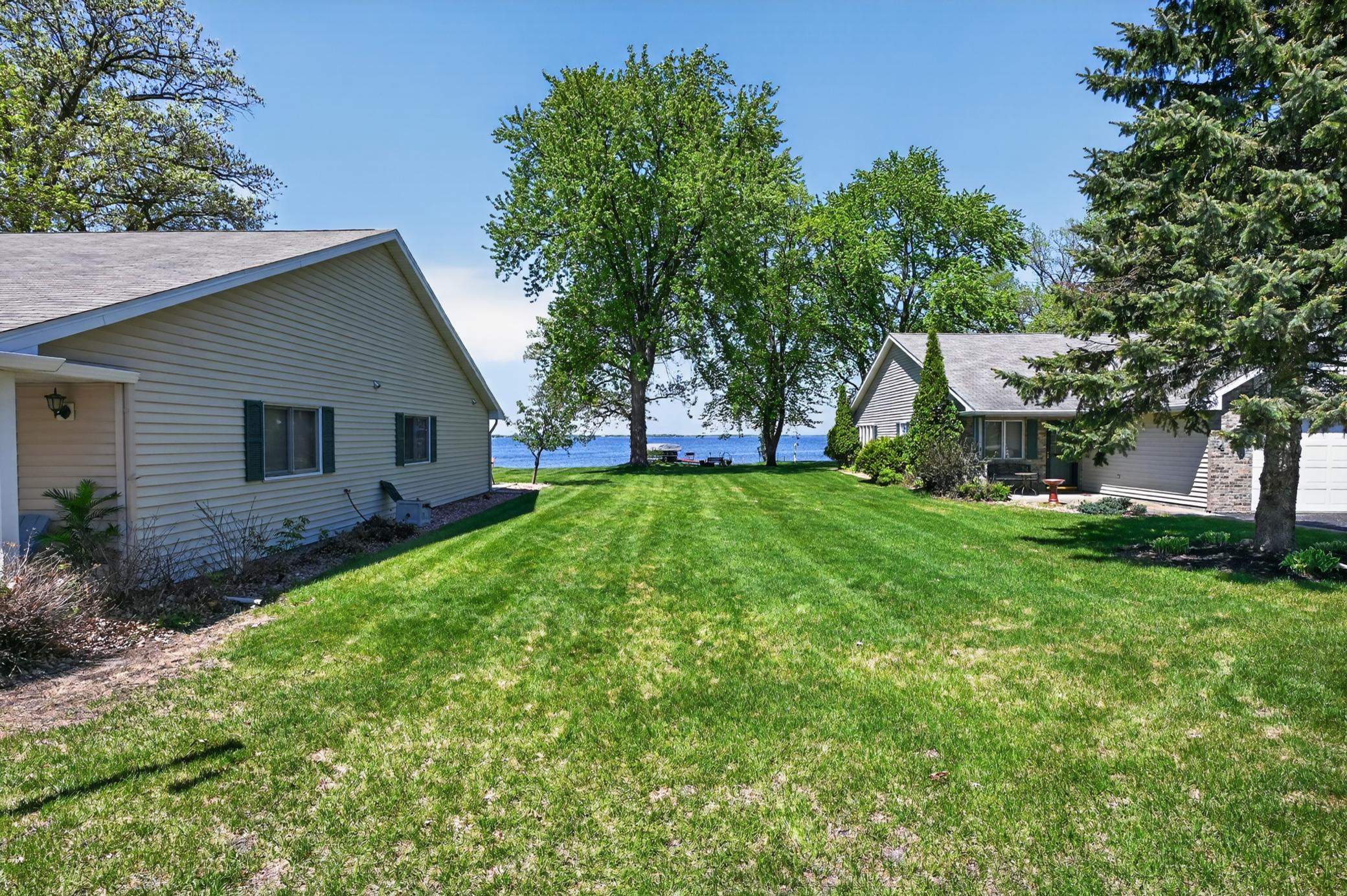 1998 twin home for sale at 1761 E Lake Street in Osakis, MN — 3 bed, 2 bath (photo 38 of 52)