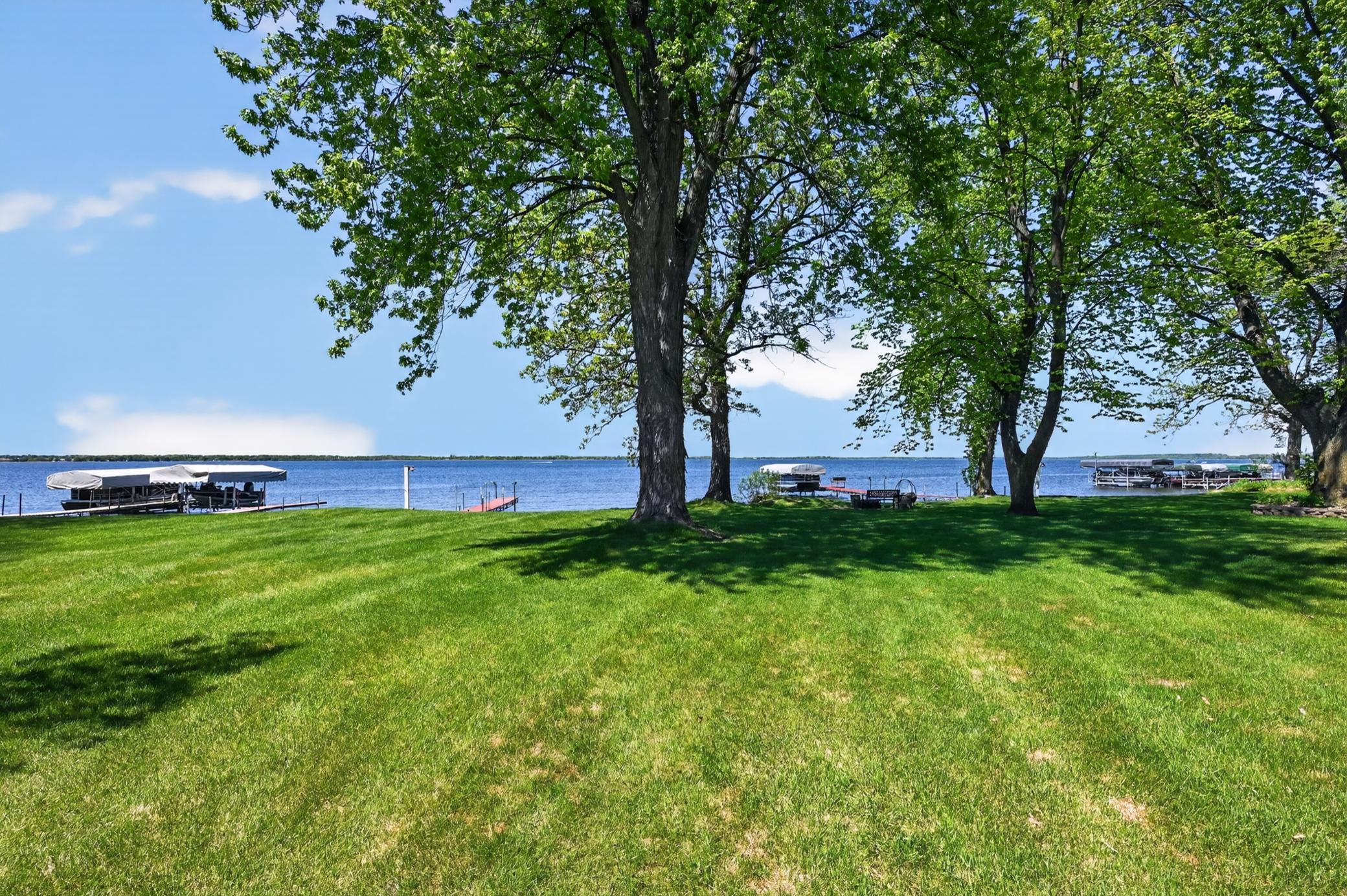 1998 twin home for sale at 1761 E Lake Street in Osakis, MN — 3 bed, 2 bath (photo 39 of 52)