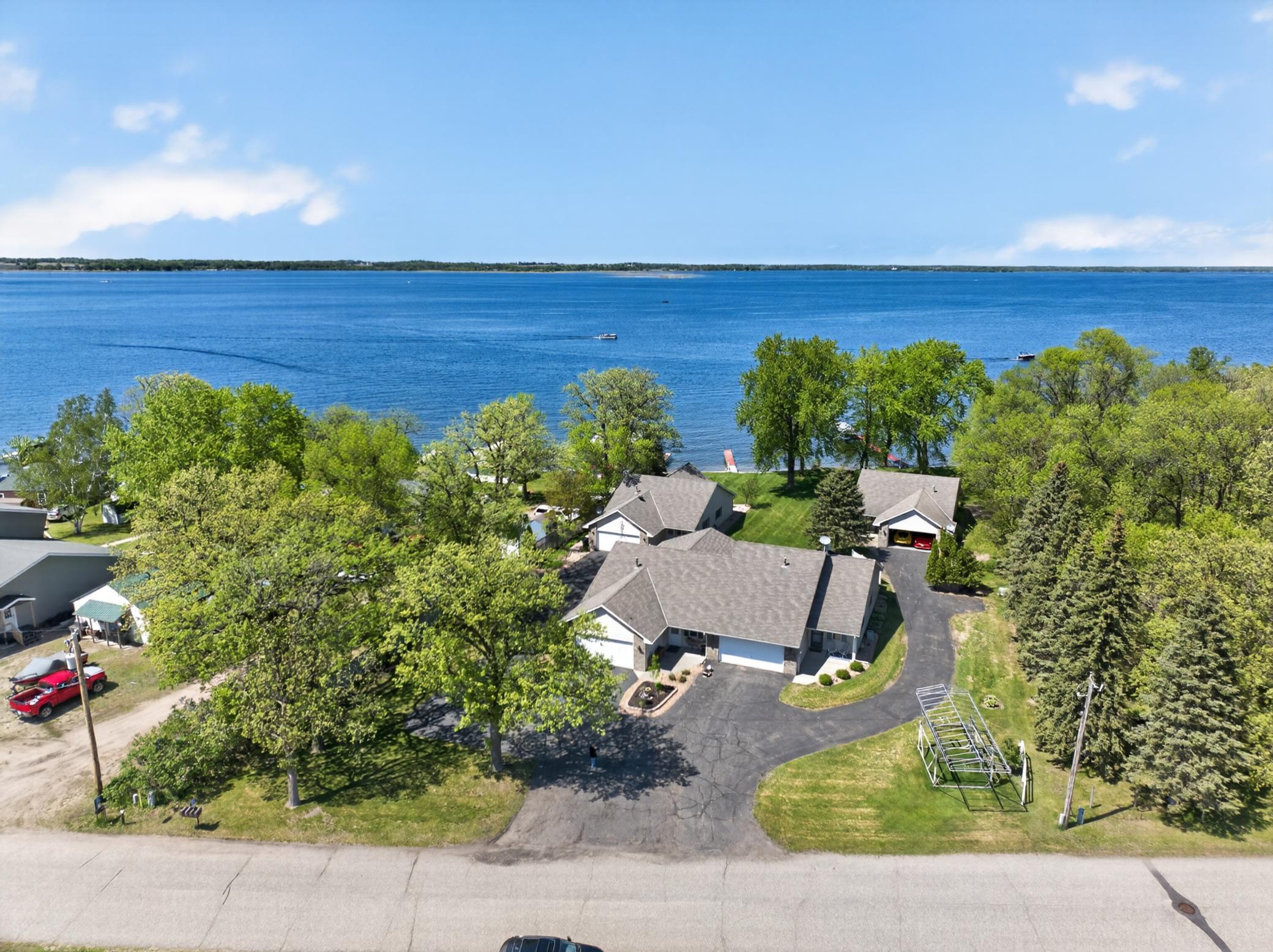 1998 twin home for sale at 1761 E Lake Street in Osakis, MN — 3 bed, 2 bath (photo 45 of 52)