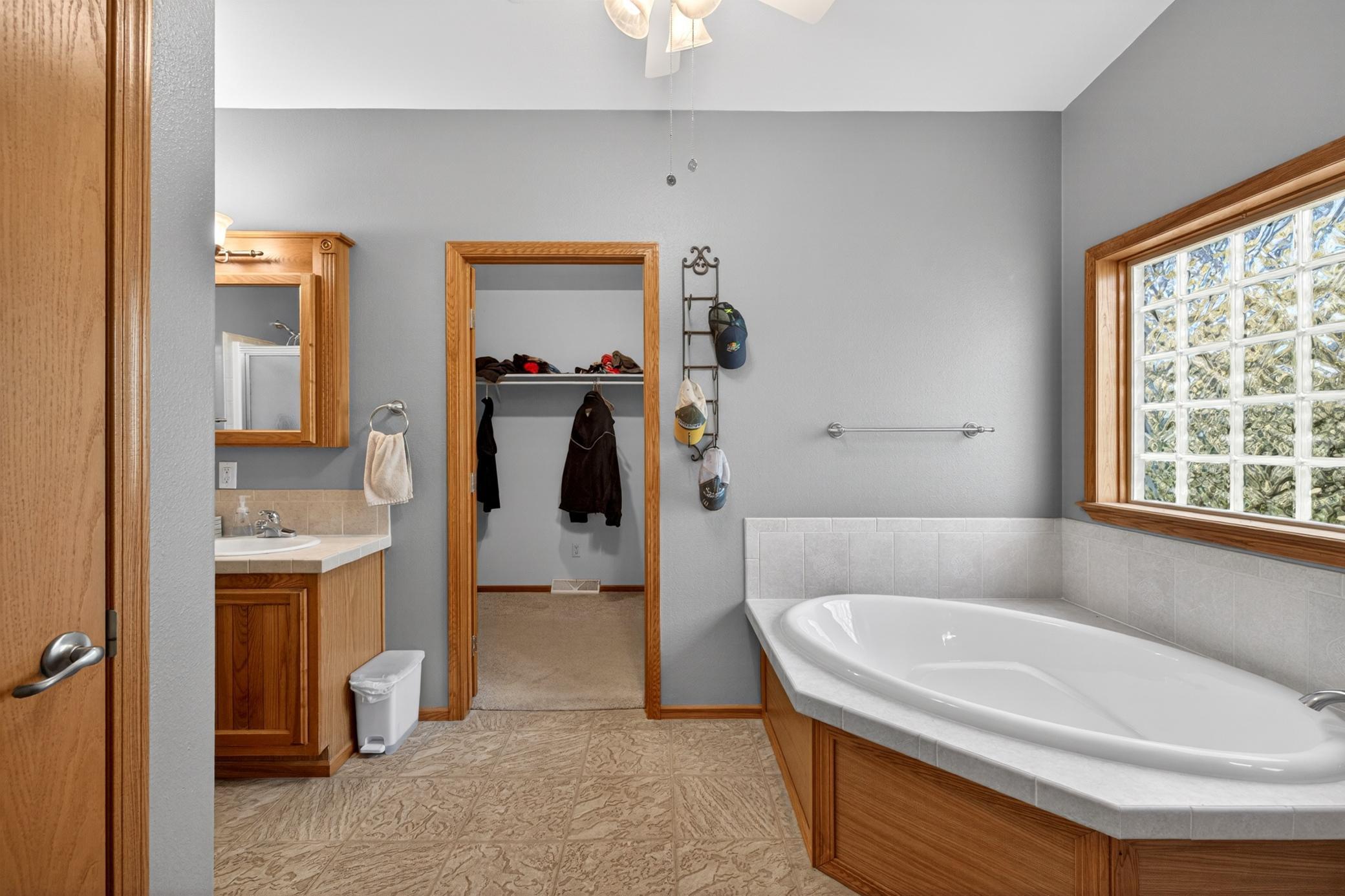 2005 single family home for sale at 21016 County 80 in Nevis, MN — 3 bed, 2 bath (photo 18 of 38)