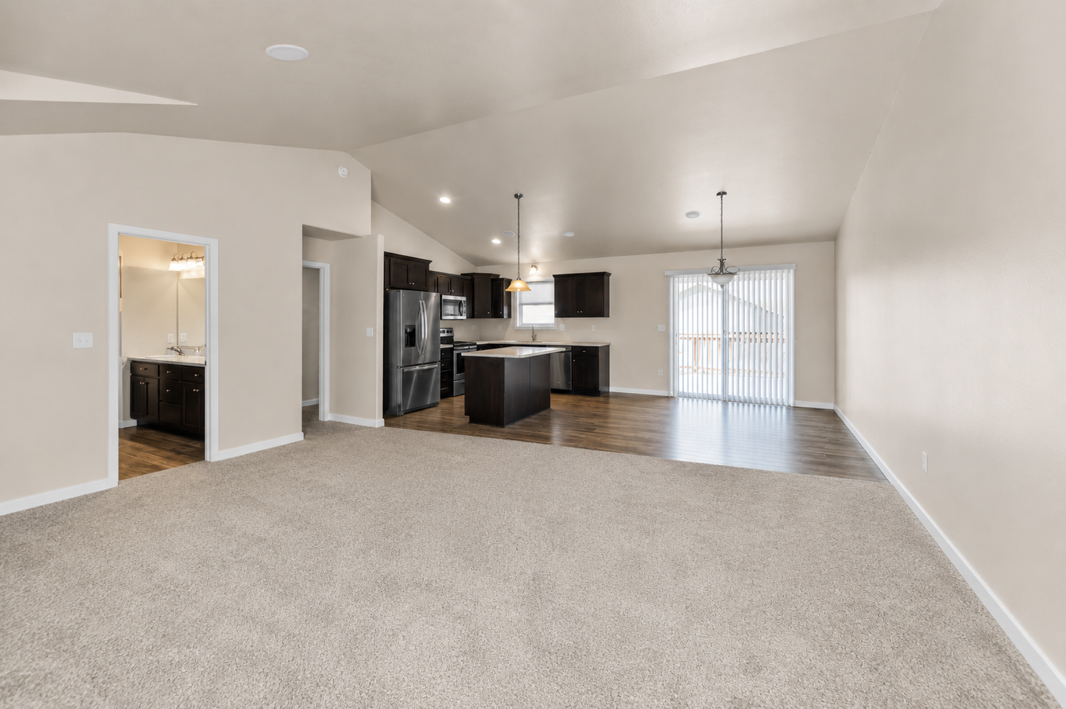 2018 single family home for sale at 3831 32nd Street S in Moorhead, MN — 3 bed, 2 bath (photo 4 of 45)