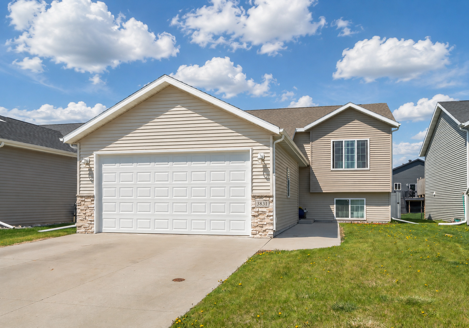 2018 single family home for sale at 3831 32nd Street S in Moorhead, MN — 3 bed, 2 bath (photo 42 of 45)