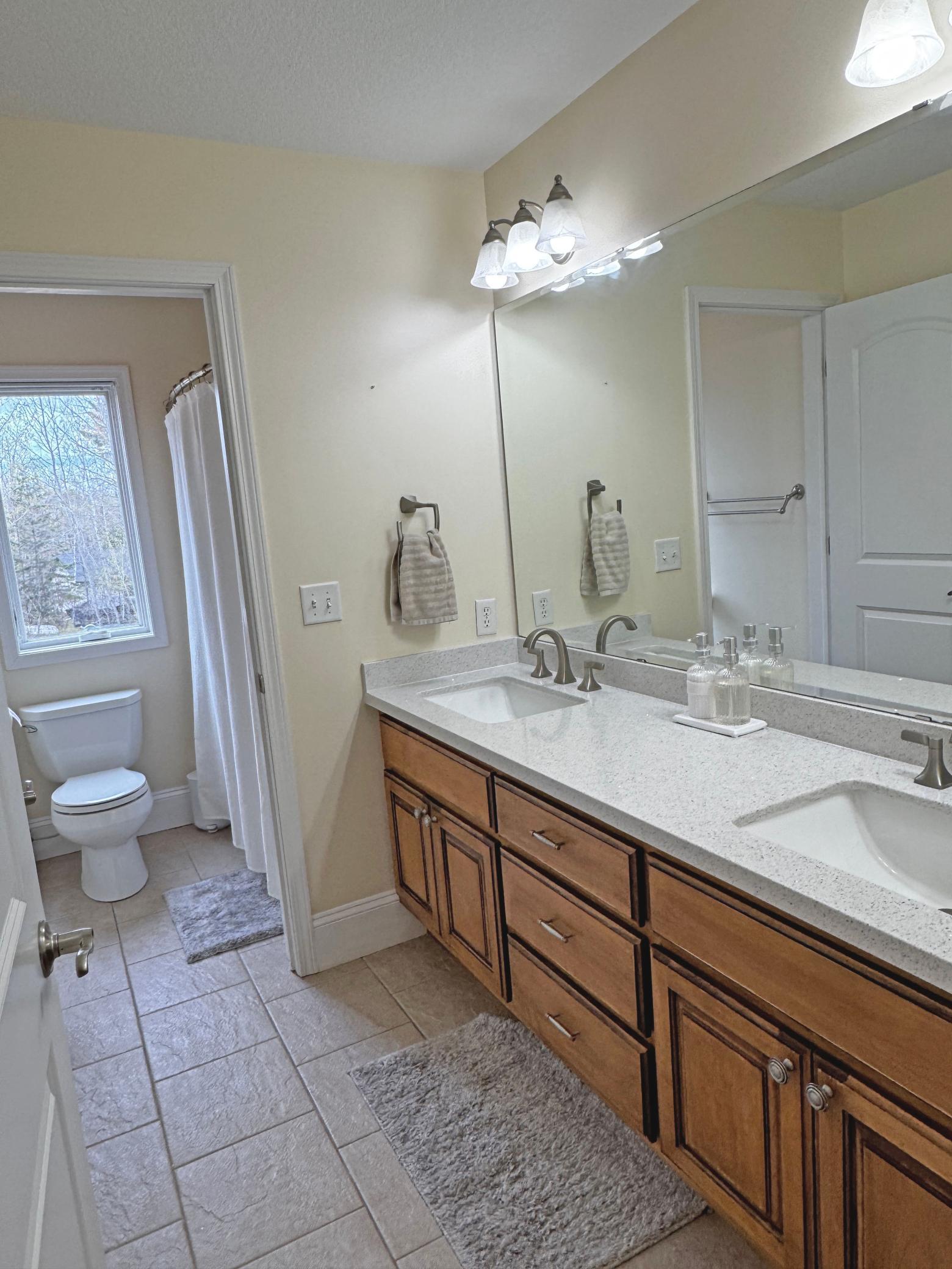 2007 single family home for sale at 412 Majestic Pines Lane NW in Bemidji, MN — 6 bed, 5 bath (photo 26 of 36)