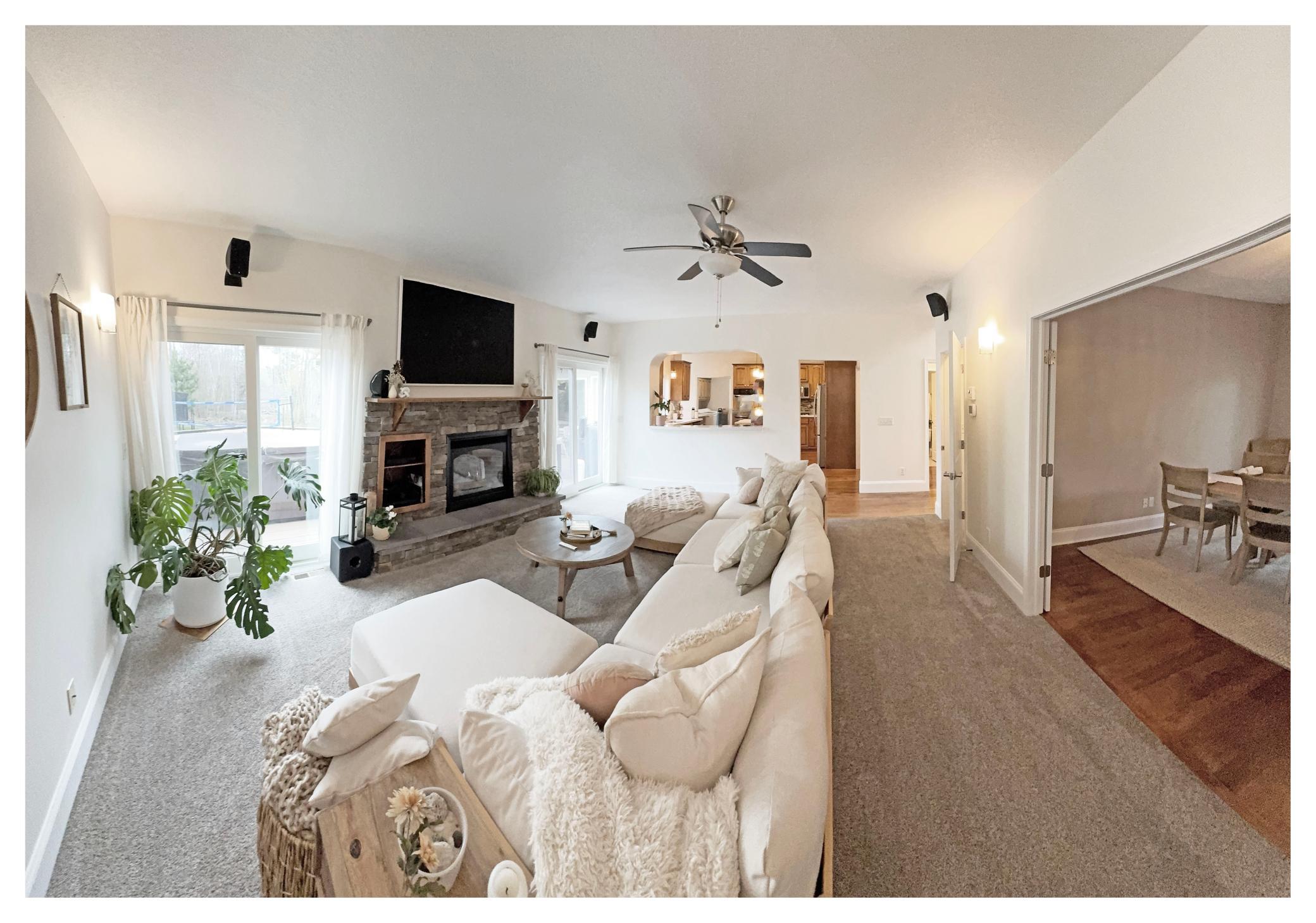 2007 single family home for sale at 412 Majestic Pines Lane NW in Bemidji, MN — 6 bed, 5 bath (photo 9 of 36)