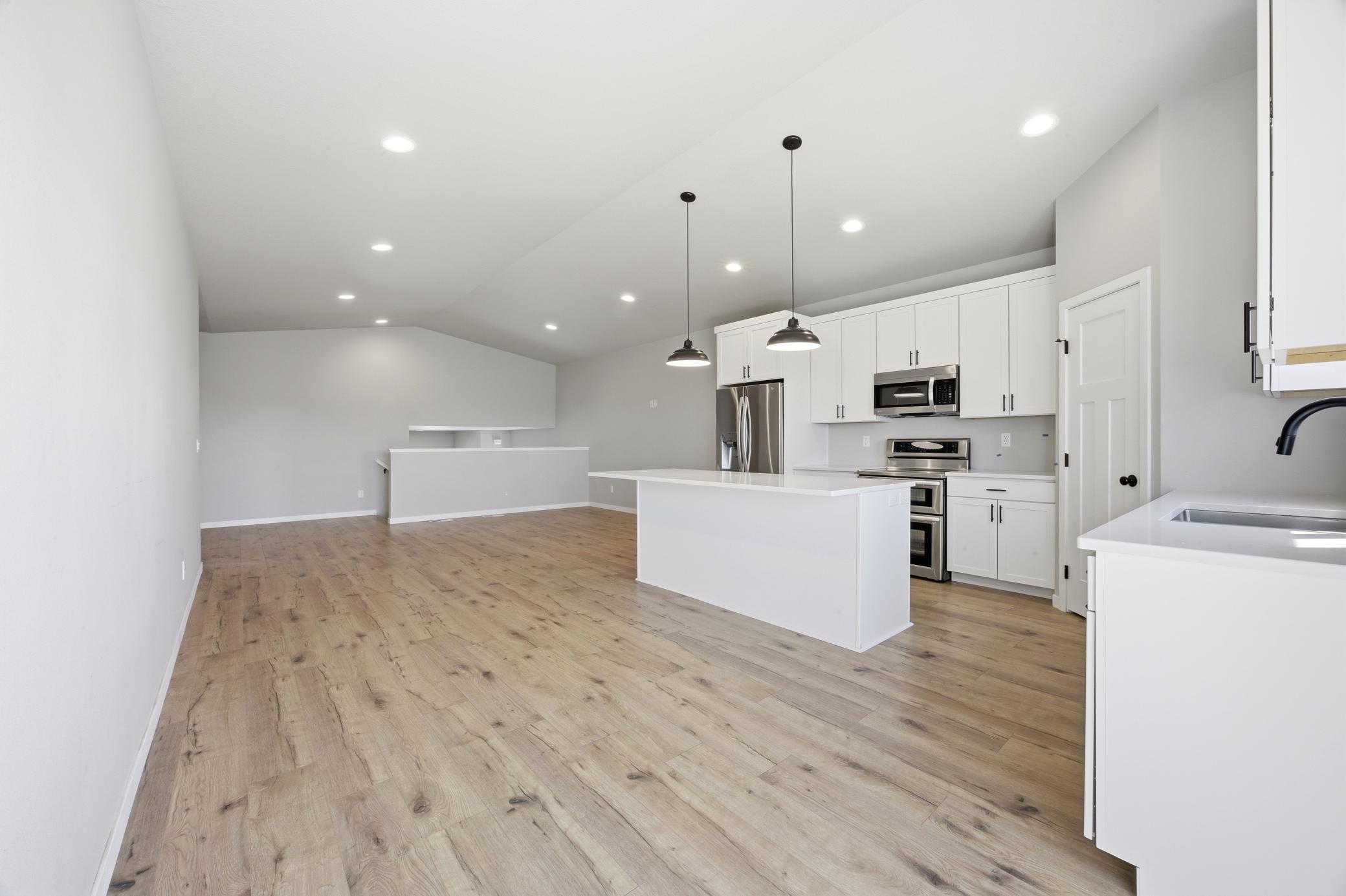 2600 74th Avenue S, Fargo ND 58104 - Photo 4 of 28