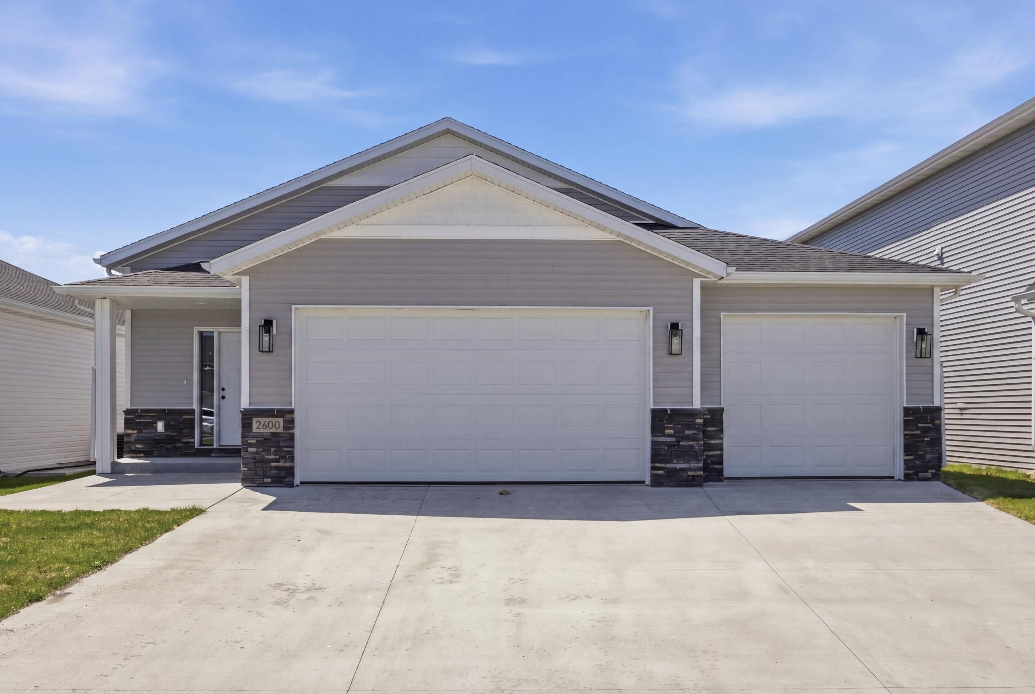 2022 single family home for sale at 2600 74th Avenue S in Fargo, ND — 4 bed, 2 bath