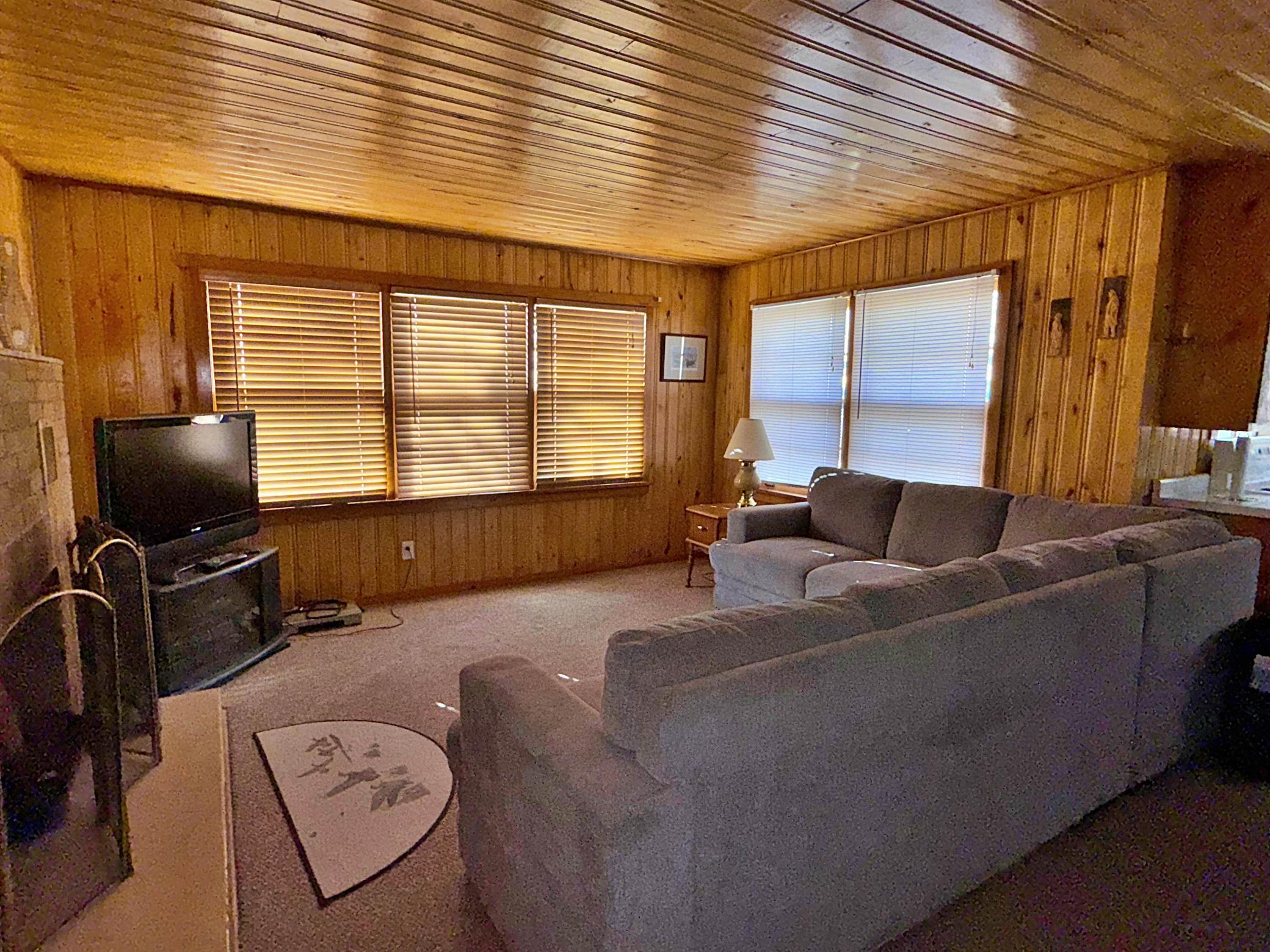 1975 single family home for sale at 33243 State Highway 18 in Aitkin, MN — 4 bed, 3 bath (photo 11 of 39)