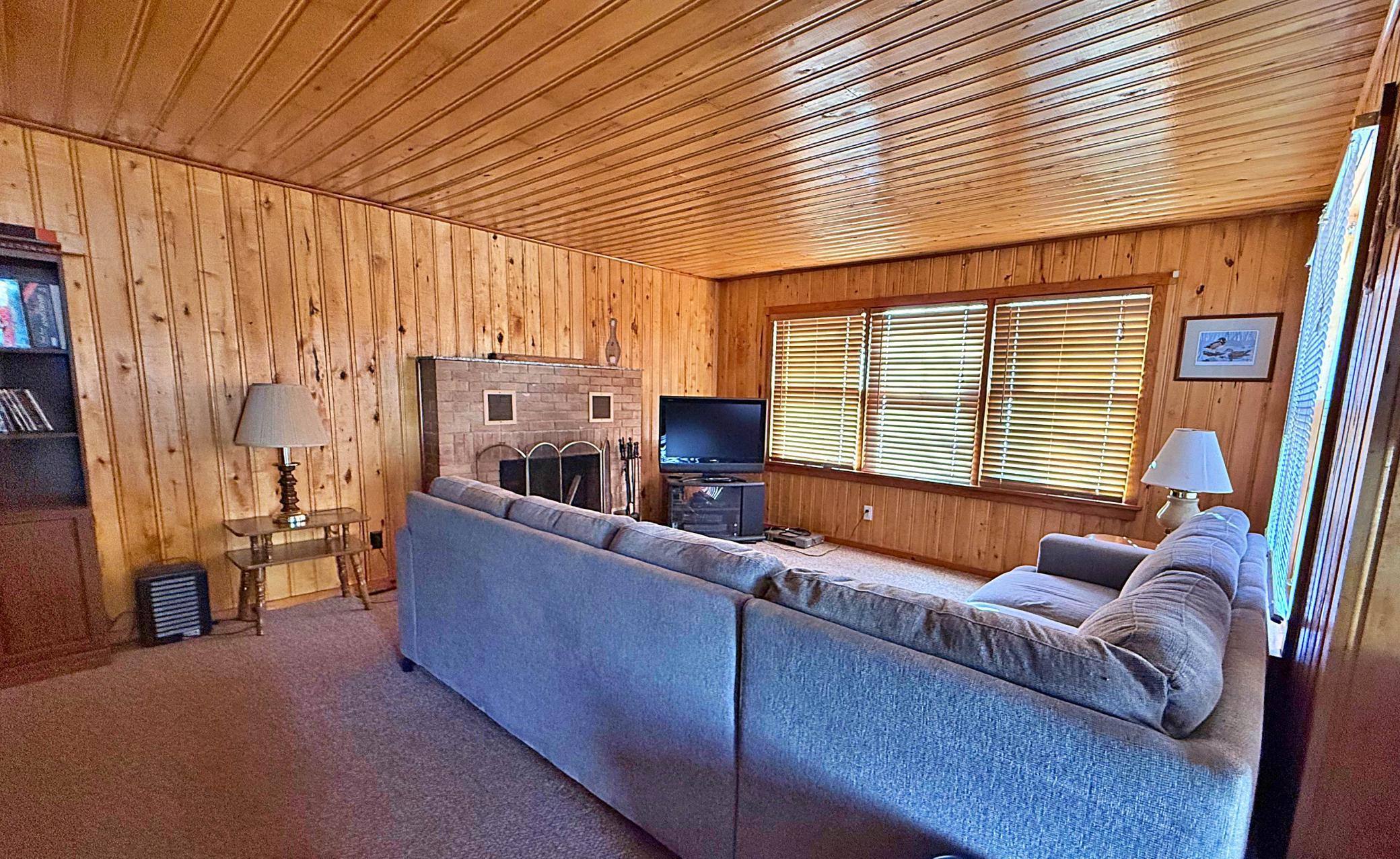 1975 single family home for sale at 33243 State Highway 18 in Aitkin, MN — 4 bed, 3 bath (photo 10 of 39)