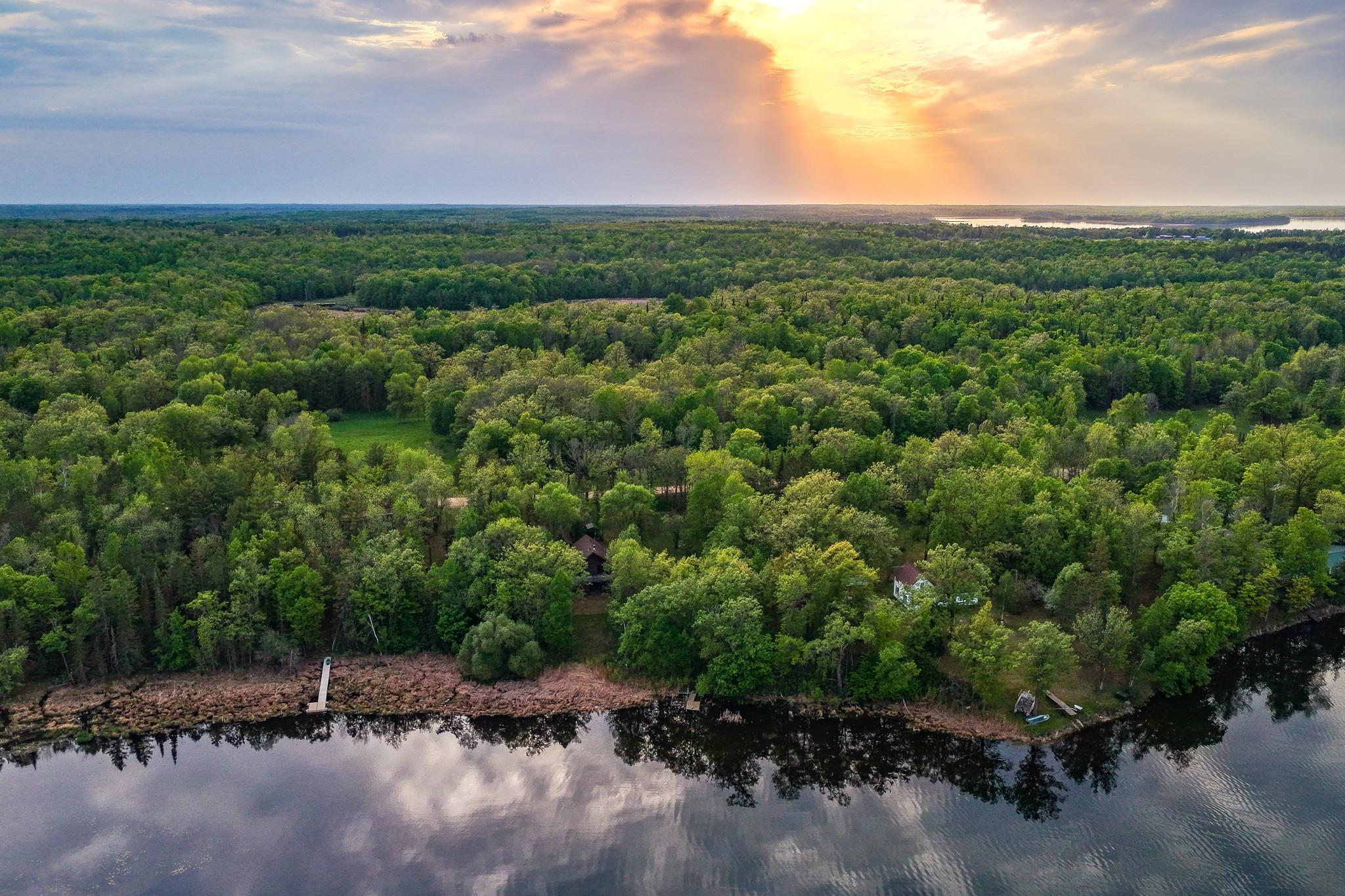1983 single family home for sale at 19684 Lake Julia Drive NW in Bemidji, MN — 2 bed, 2 bath (photo 4 of 28)