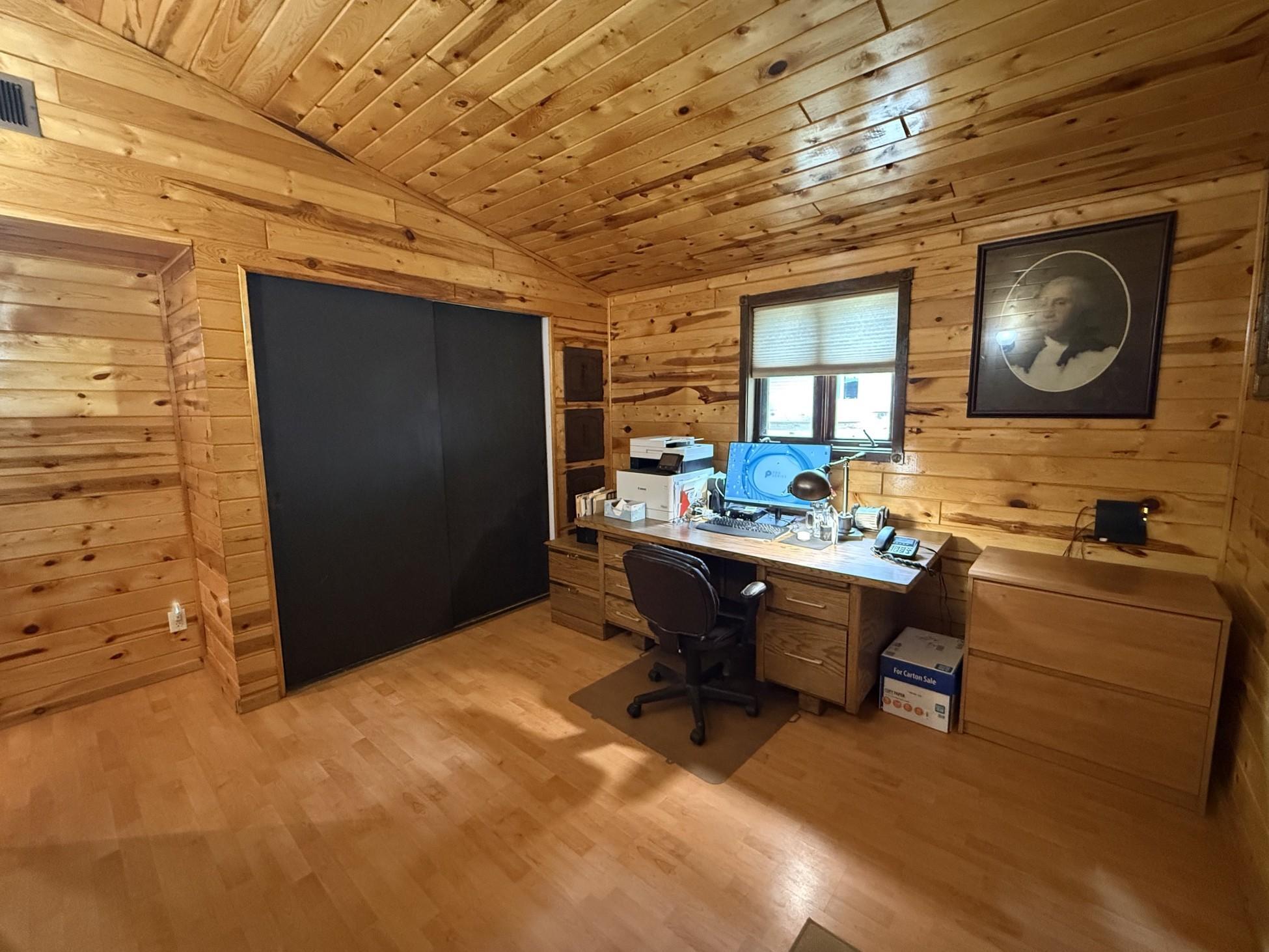 2005 single family home for sale at 104 6th Street SE in Bemidji, MN — 2 bed, 2 bath (photo 11 of 37)