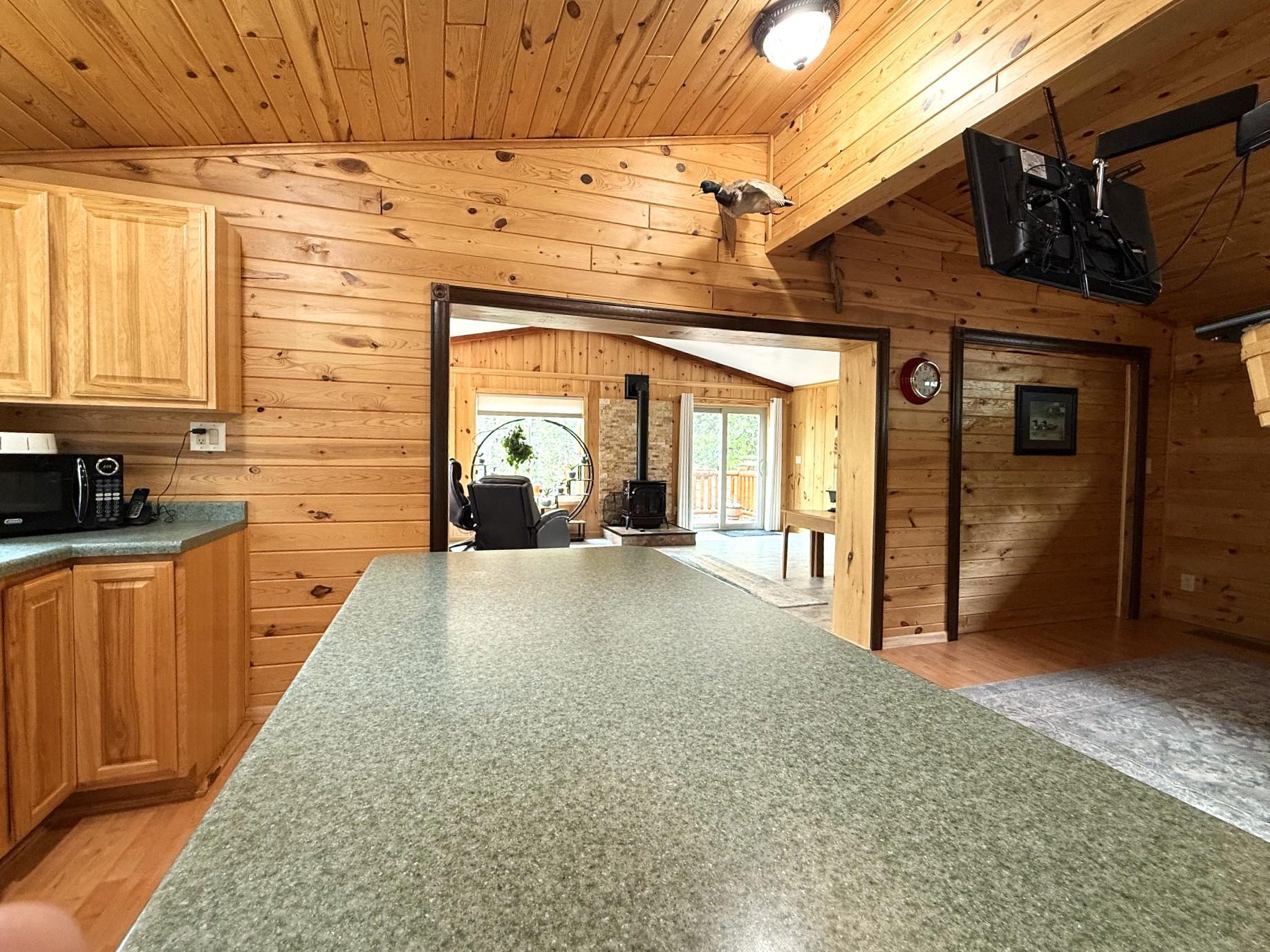 2005 single family home for sale at 104 6th Street SE in Bemidji, MN — 2 bed, 2 bath (photo 14 of 37)