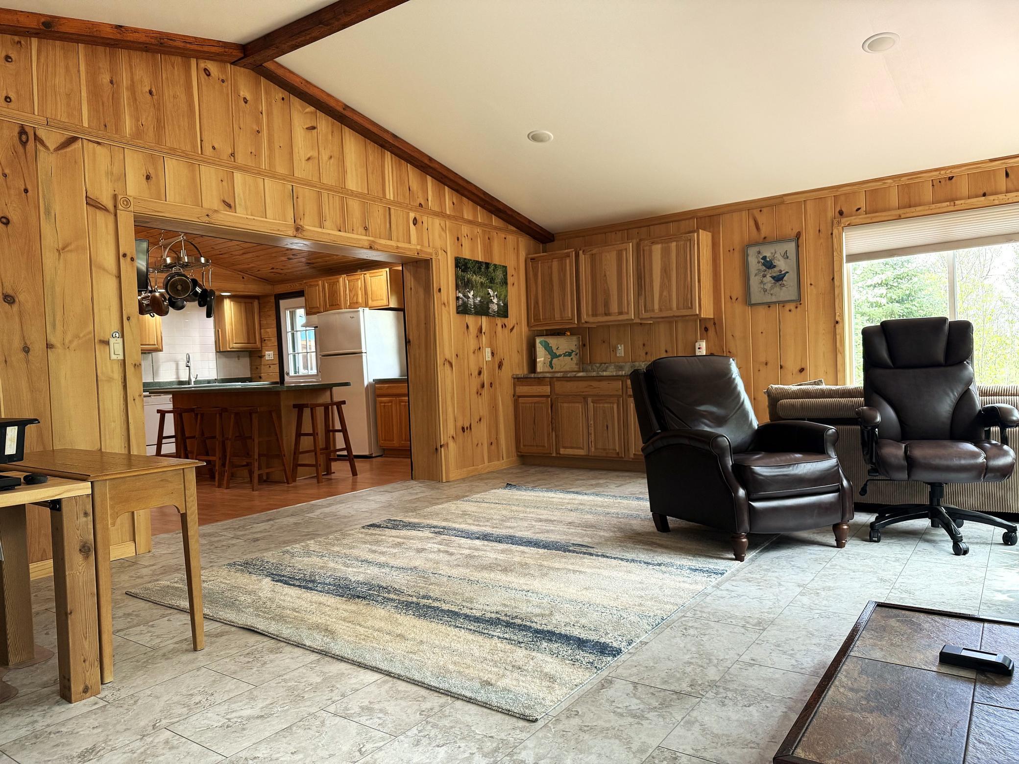 2005 single family home for sale at 104 6th Street SE in Bemidji, MN — 2 bed, 2 bath (photo 16 of 37)
