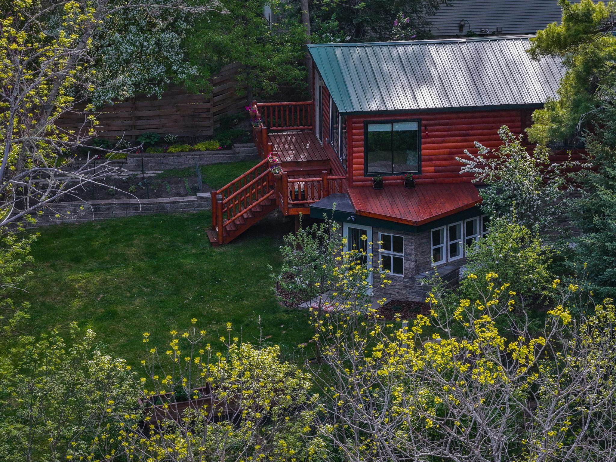 2005 single family home for sale at 104 6th Street SE in Bemidji, MN — 2 bed, 2 bath (photo 3 of 37)