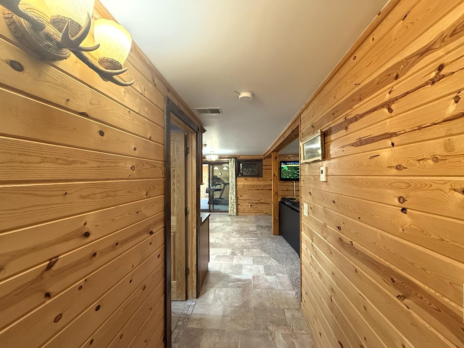 2005 single family home for sale at 104 6th Street SE in Bemidji, MN — 2 bed, 2 bath (photo 30 of 37)