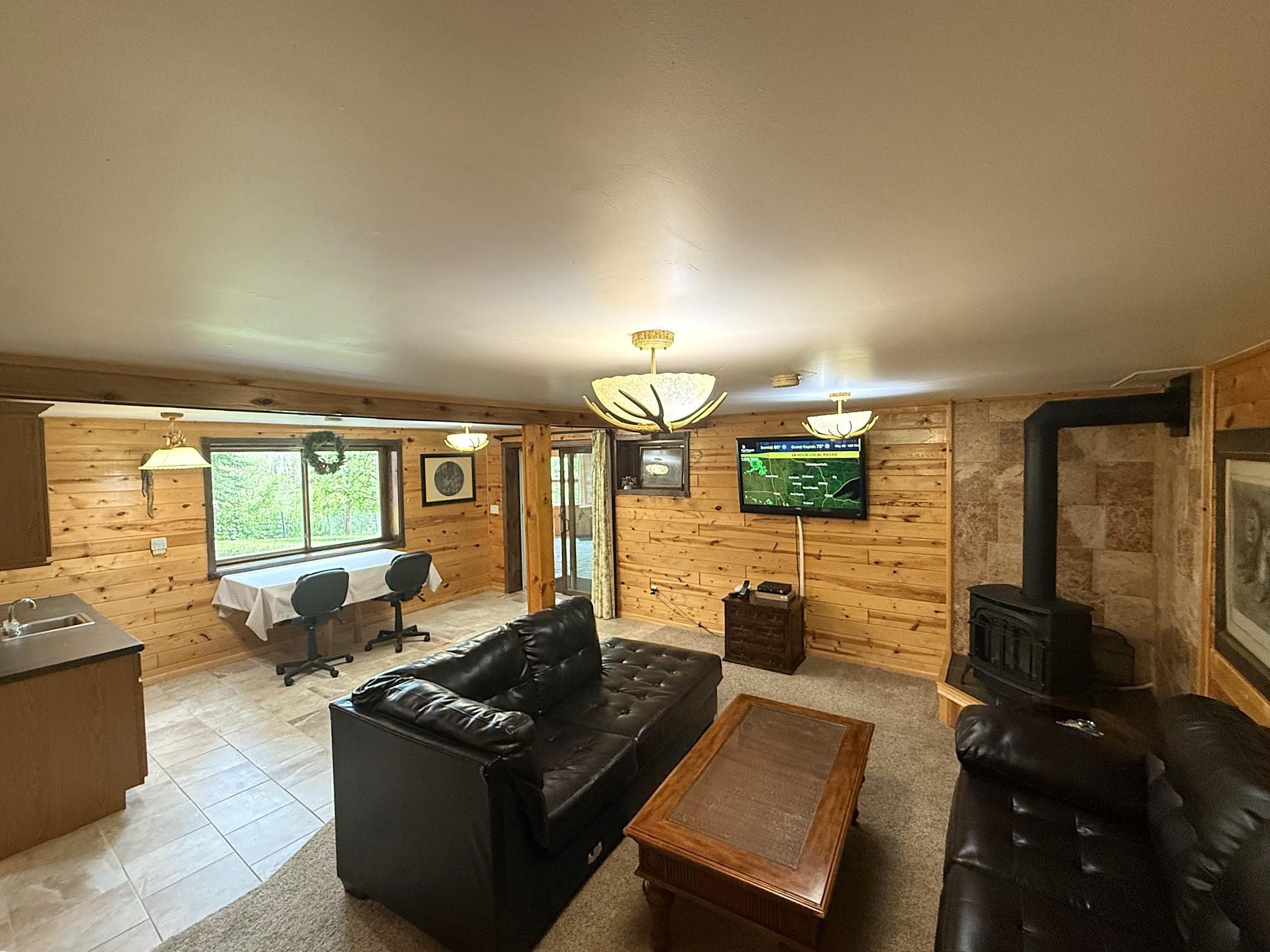 2005 single family home for sale at 104 6th Street SE in Bemidji, MN — 2 bed, 2 bath (photo 31 of 37)