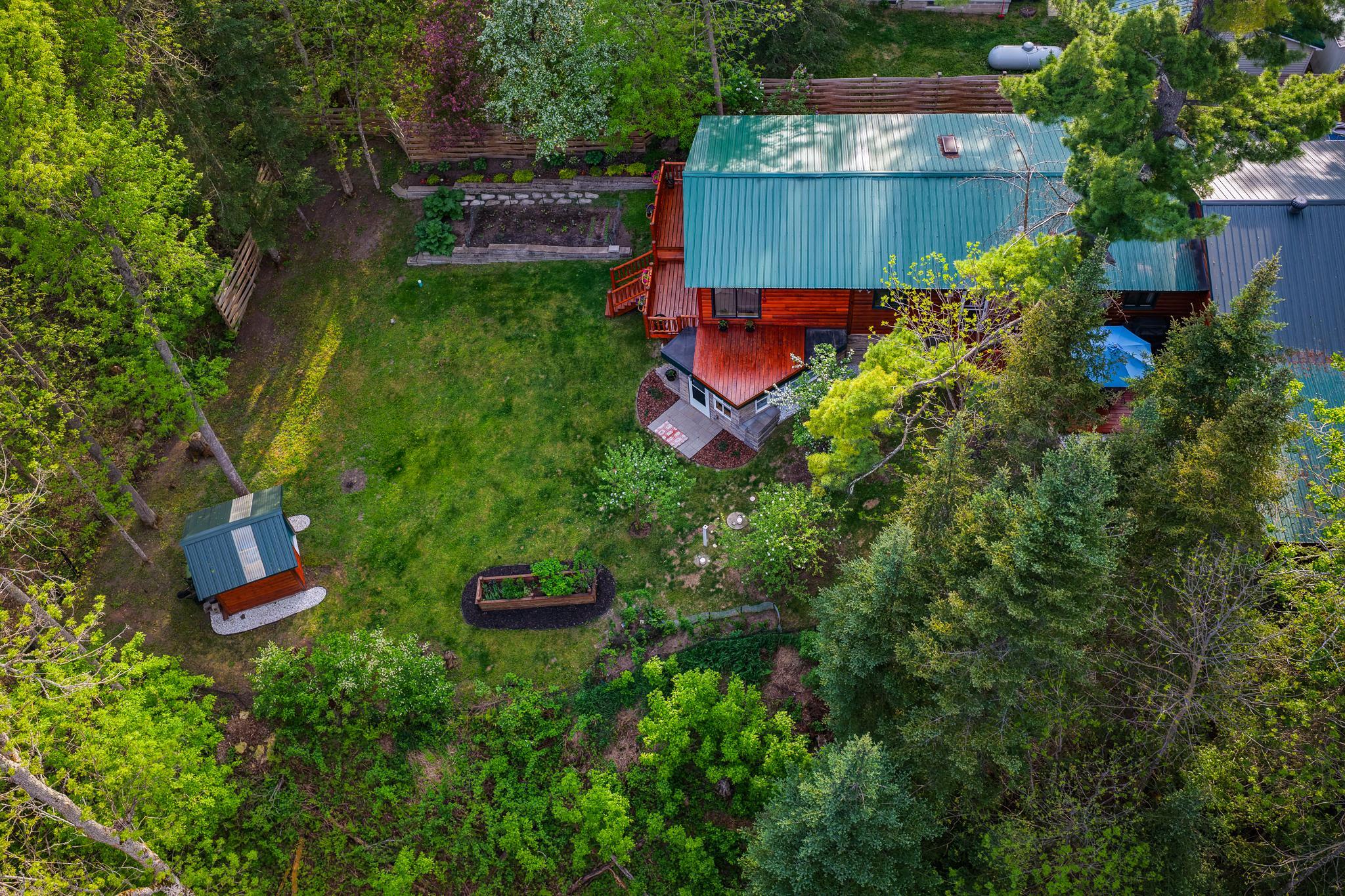 2005 single family home for sale at 104 6th Street SE in Bemidji, MN — 2 bed, 2 bath (photo 7 of 37)