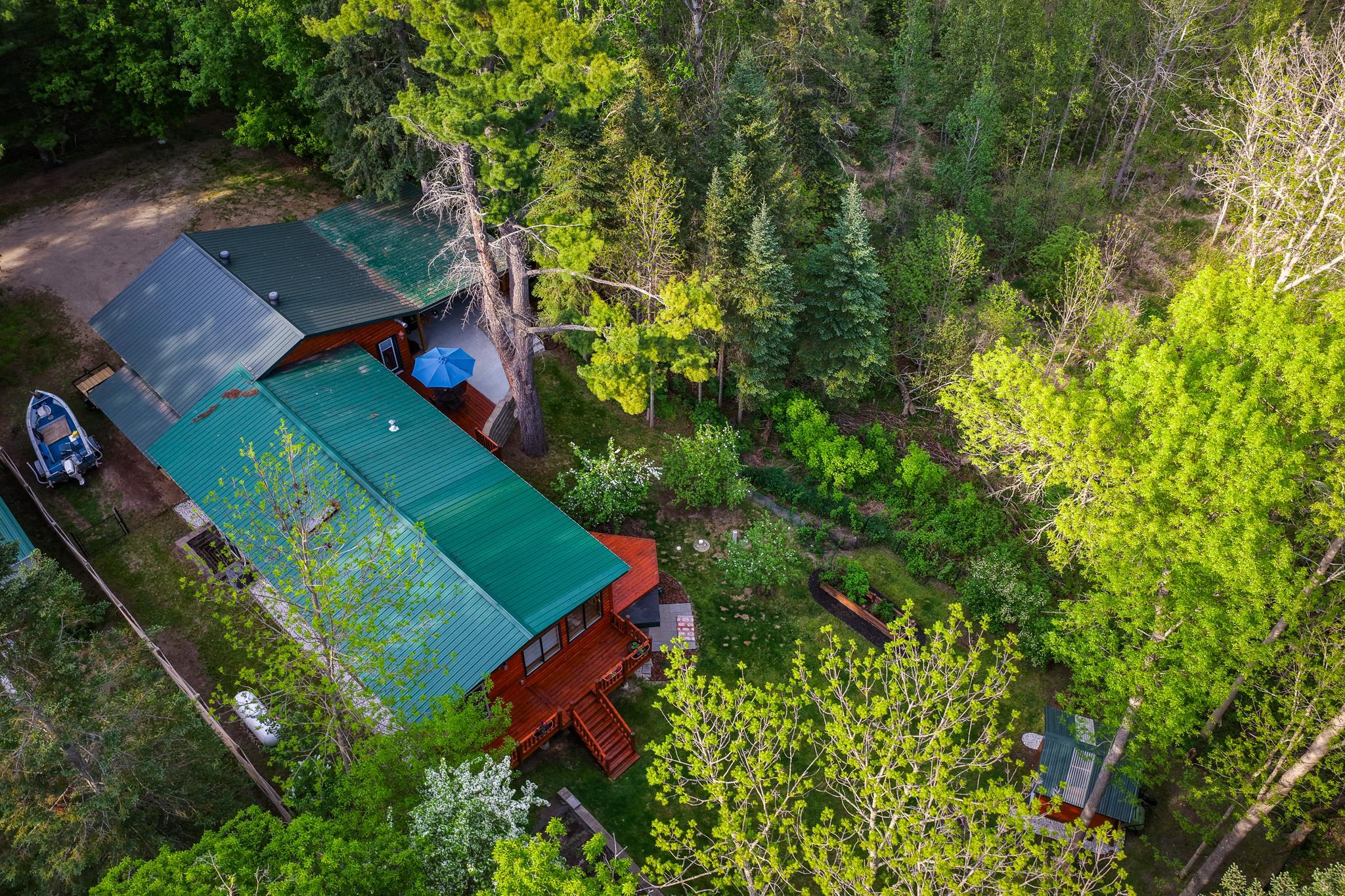 2005 single family home for sale at 104 6th Street SE in Bemidji, MN — 2 bed, 2 bath (photo 8 of 37)