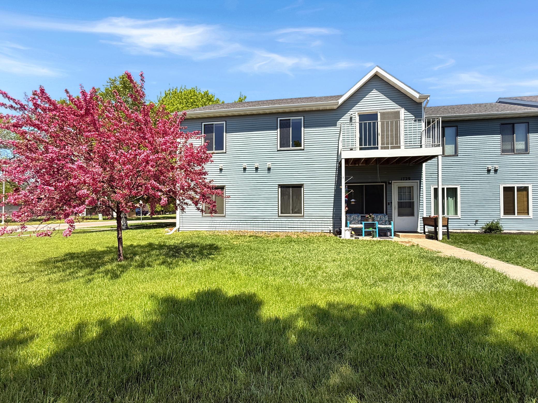 1731 27th Avenue S, Fargo ND 58103 - Photo 2 of 23