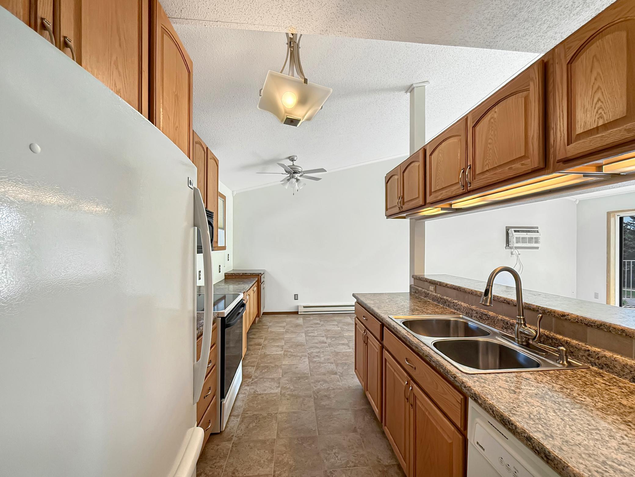1731 27th Avenue S, Fargo ND 58103 - Photo 6 of 23