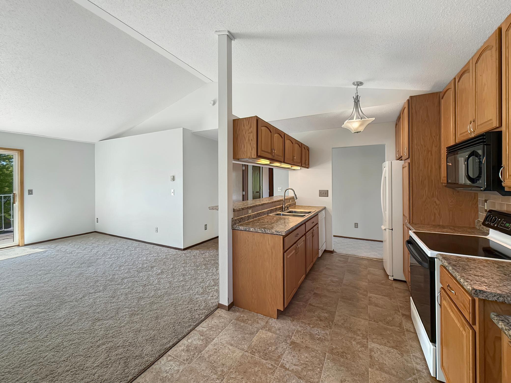 1731 27th Avenue S, Fargo ND 58103 - Photo 8 of 23