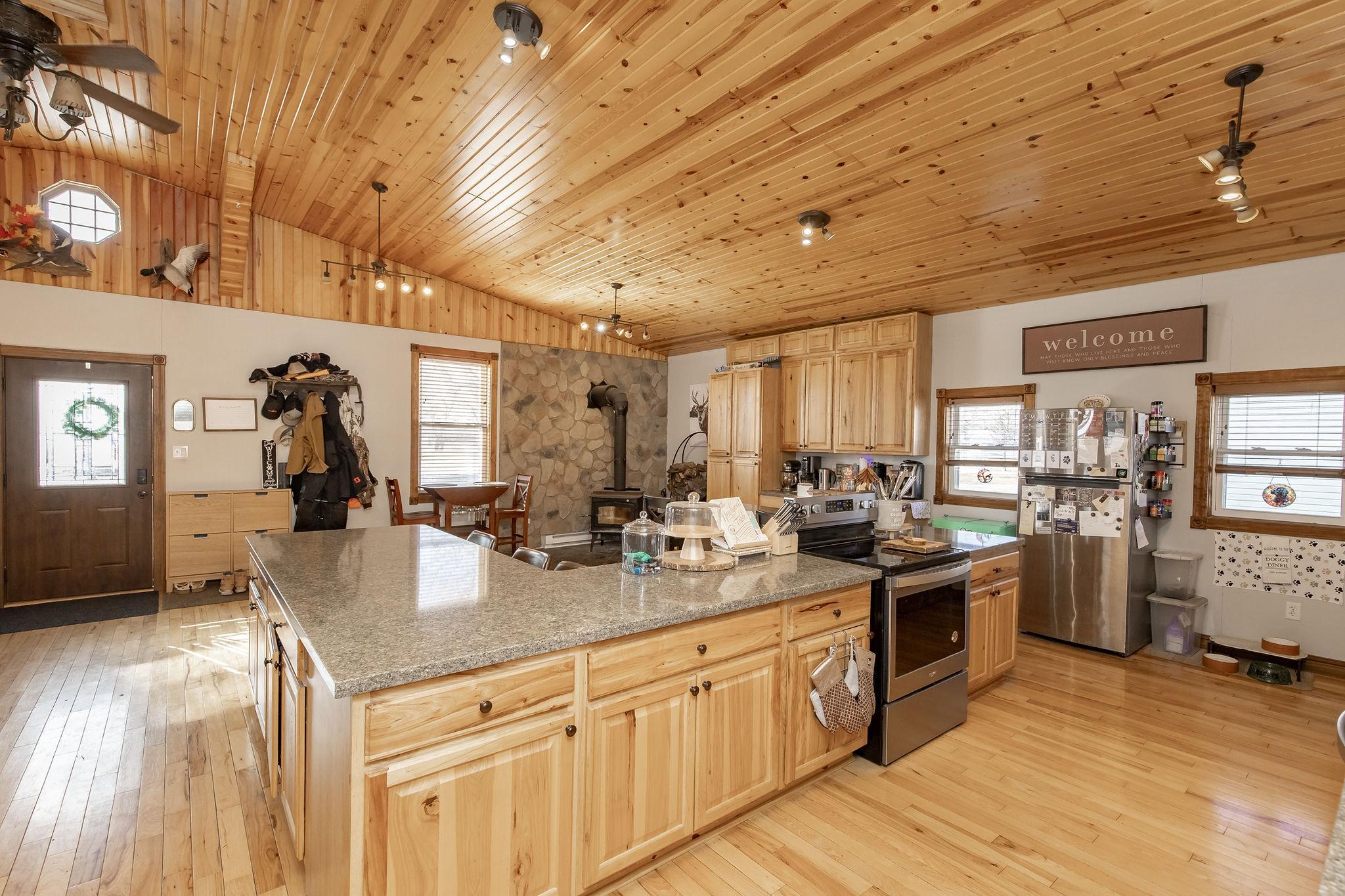 2010 single family home for sale at 605 Ingalls Avenue in Hope, ND — 2 bed, 2 bath (photo 15 of 47)