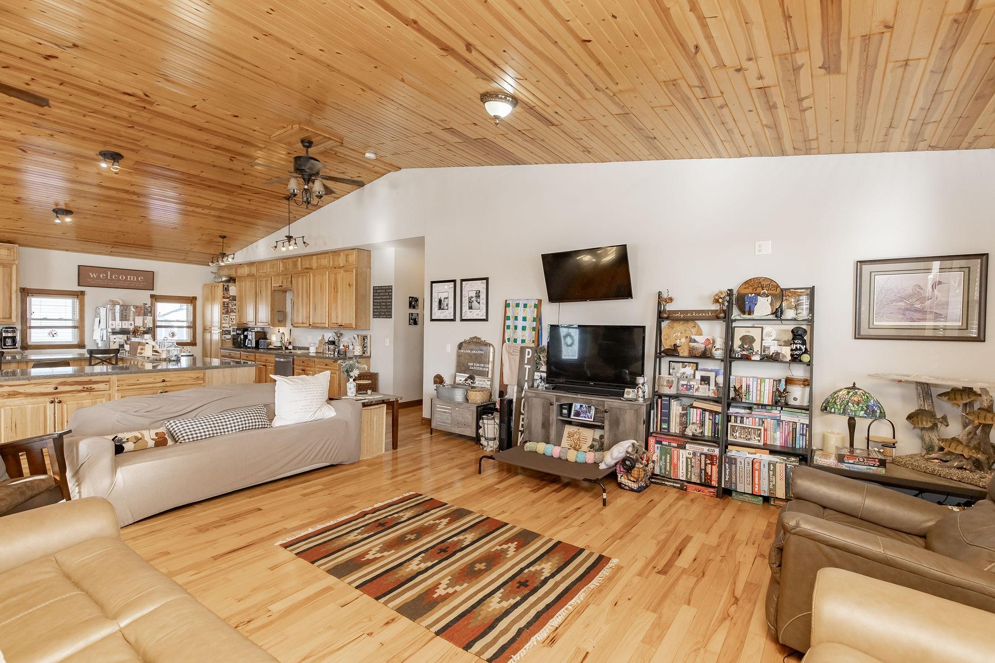 2010 single family home for sale at 605 Ingalls Avenue in Hope, ND — 2 bed, 2 bath (photo 18 of 47)