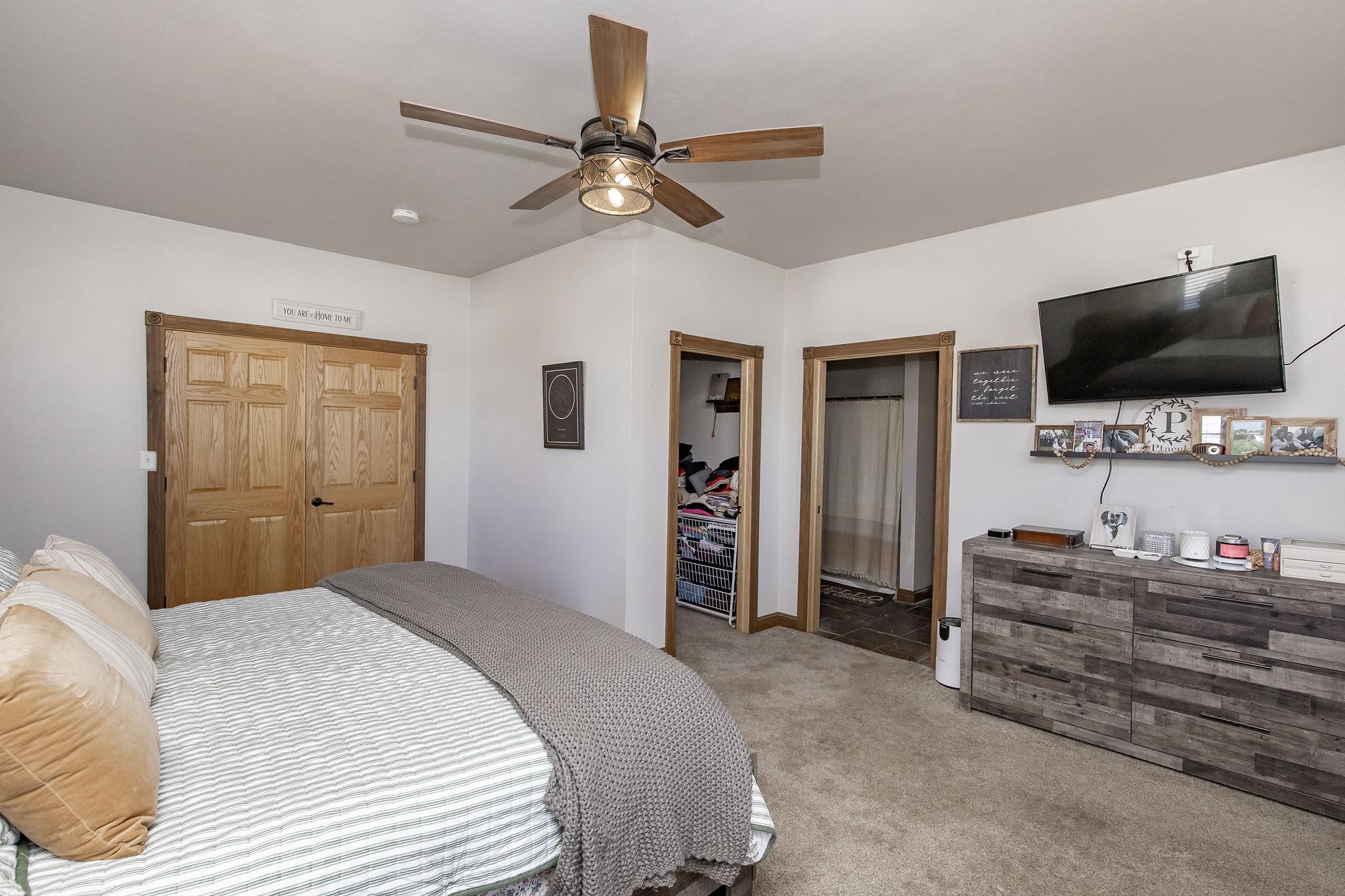 2010 single family home for sale at 605 Ingalls Avenue in Hope, ND — 2 bed, 2 bath (photo 24 of 47)