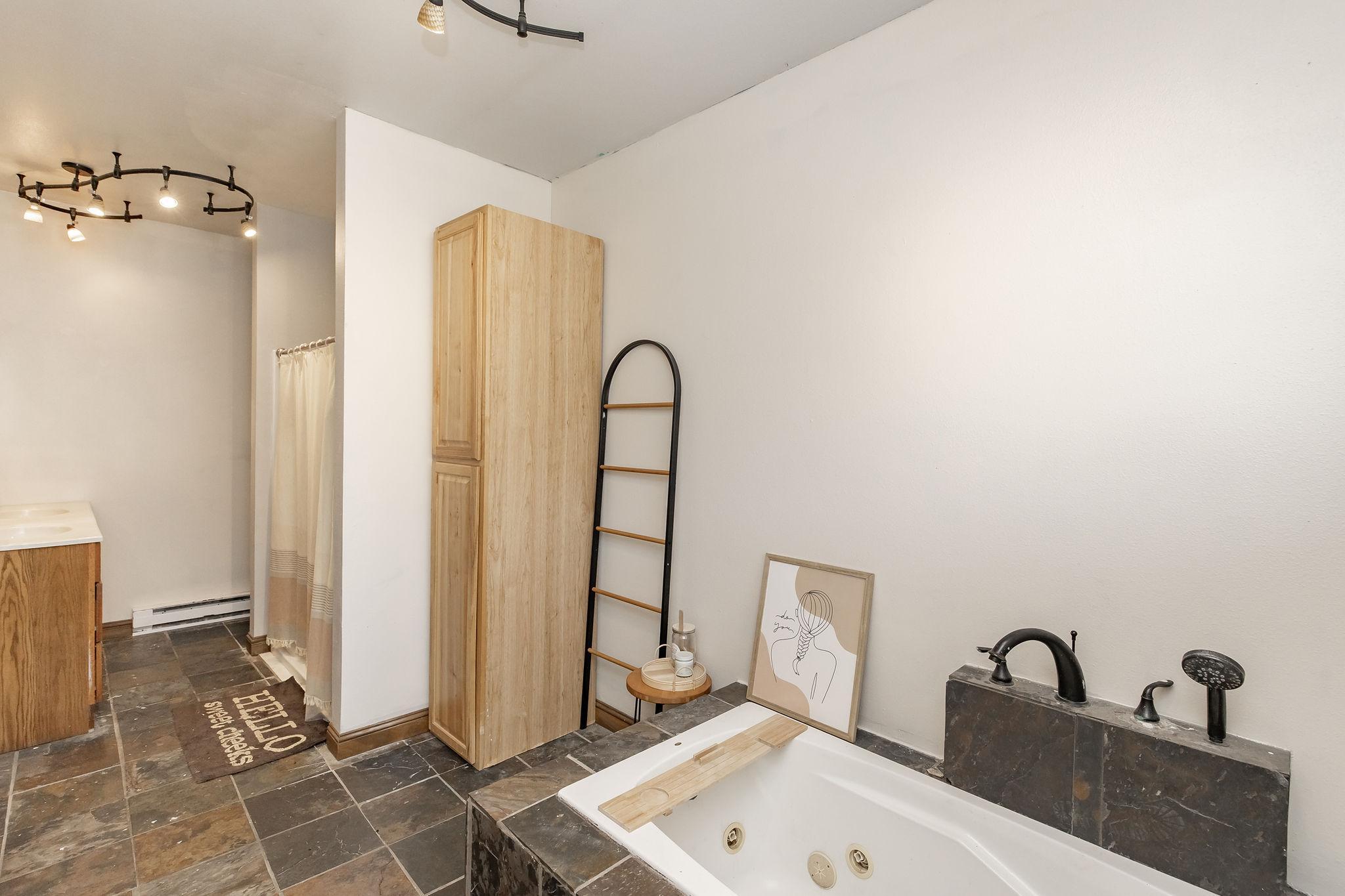 2010 single family home for sale at 605 Ingalls Avenue in Hope, ND — 2 bed, 2 bath (photo 25 of 47)