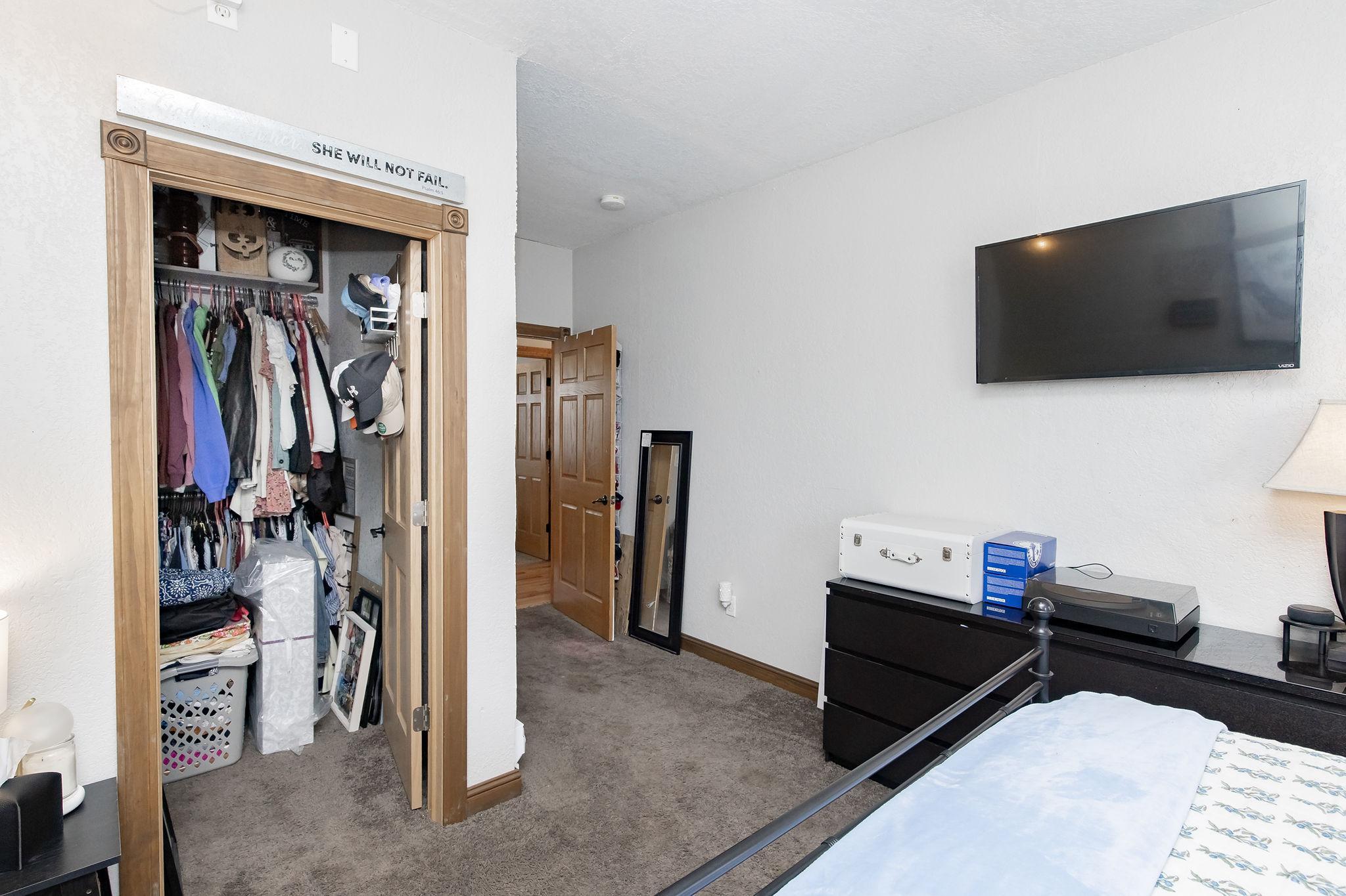 2010 single family home for sale at 605 Ingalls Avenue in Hope, ND — 2 bed, 2 bath (photo 32 of 47)