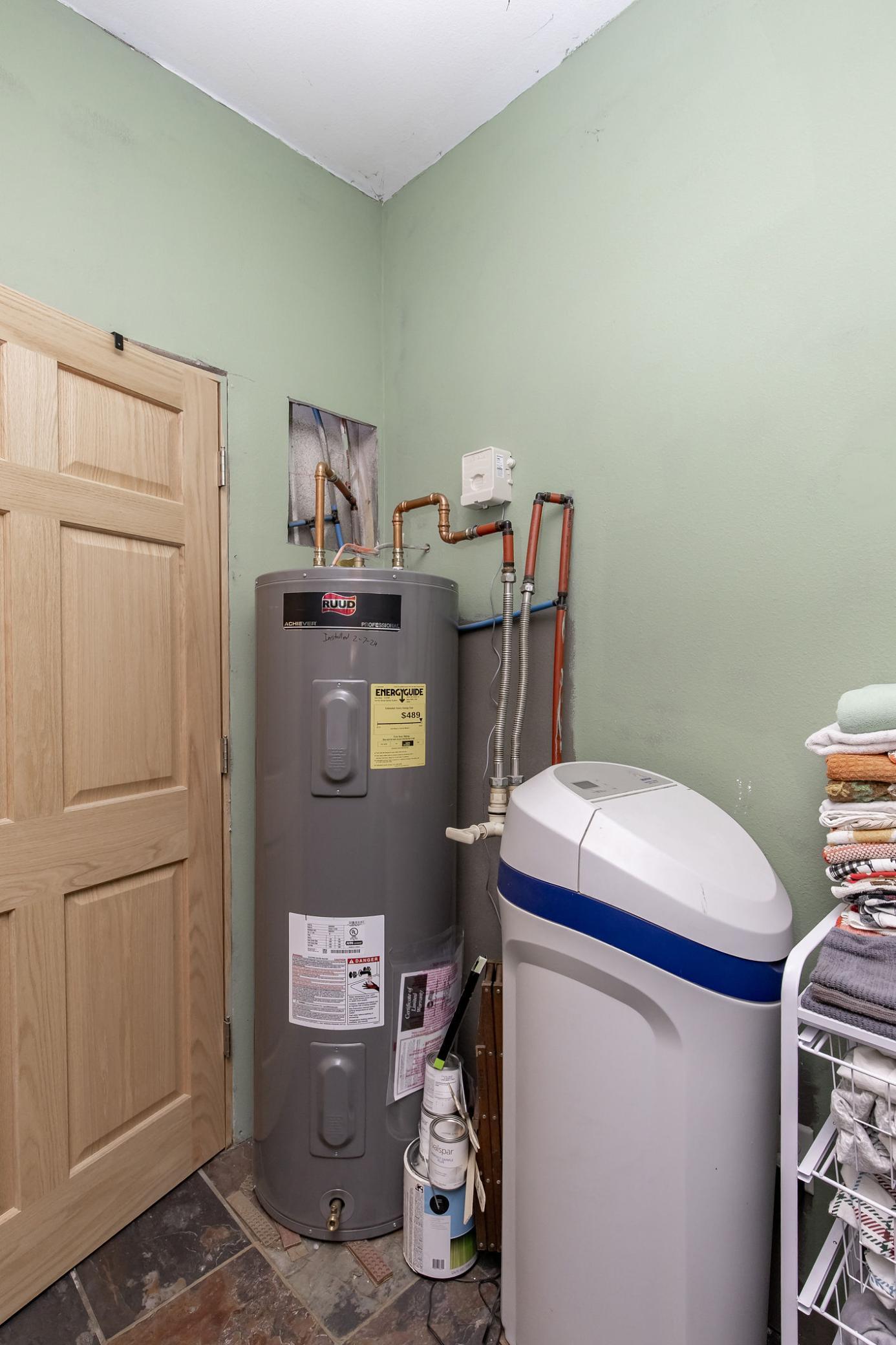 2010 single family home for sale at 605 Ingalls Avenue in Hope, ND — 2 bed, 2 bath (photo 38 of 47)