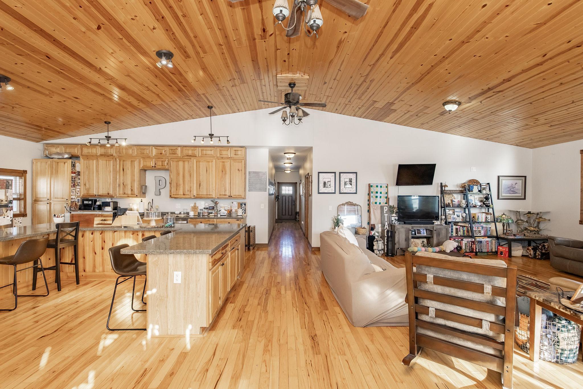 2010 single family home for sale at 605 Ingalls Avenue in Hope, ND — 2 bed, 2 bath (photo 7 of 47)
