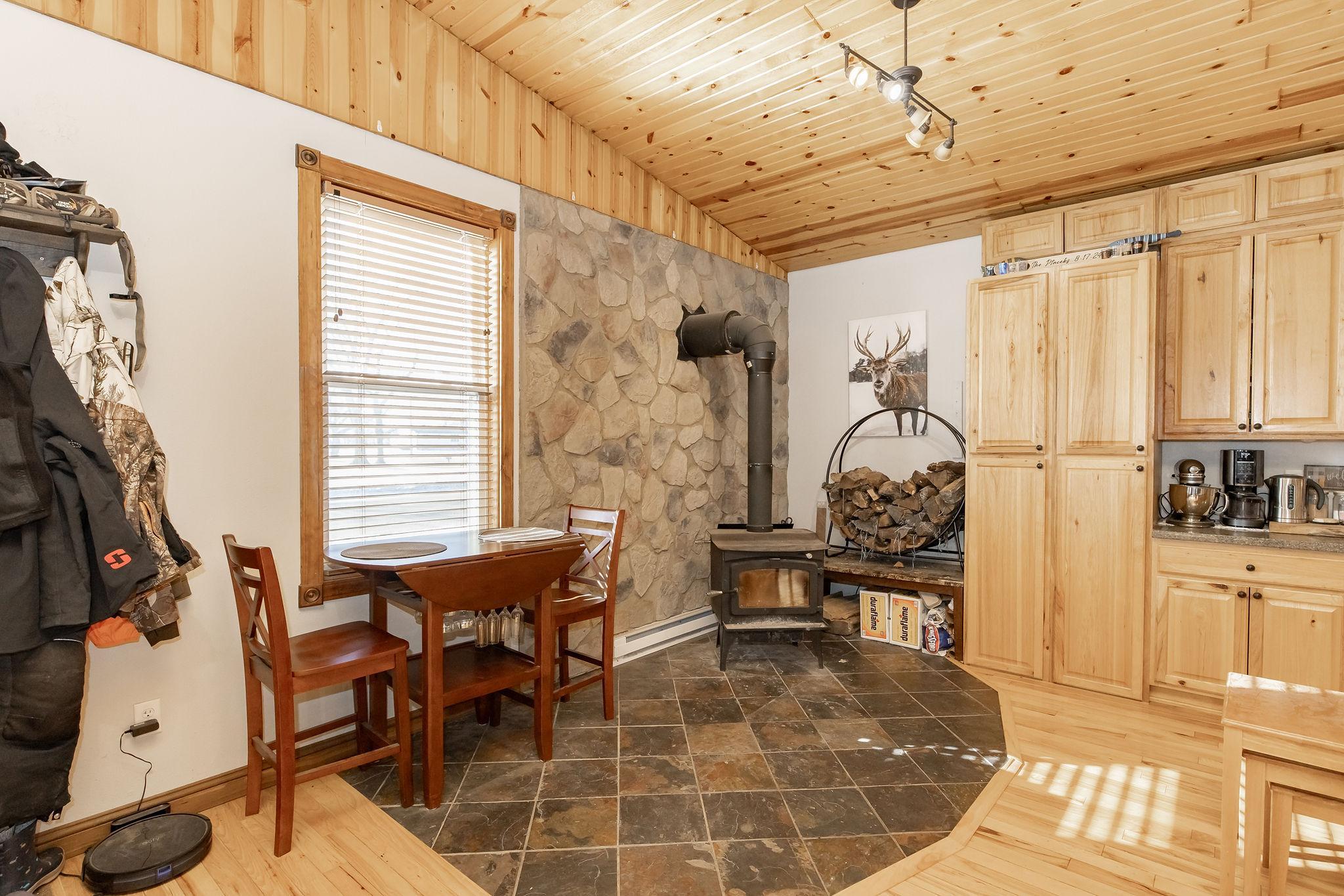 2010 single family home for sale at 605 Ingalls Avenue in Hope, ND — 2 bed, 2 bath (photo 8 of 47)