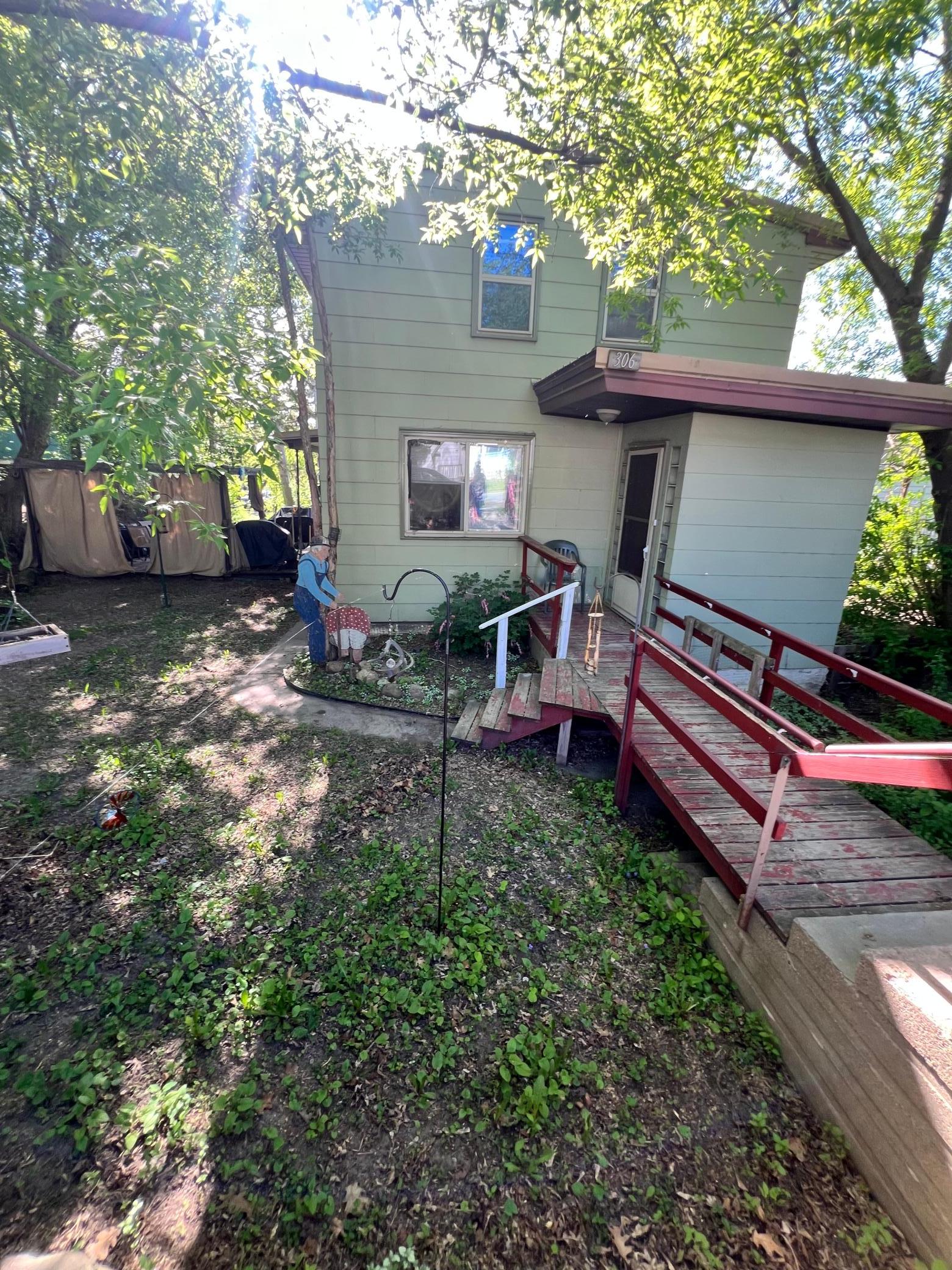 1910 single family home for sale at 306 7th Avenue in Bovey, MN — 2 bed, 2 bath (photo 3 of 11)