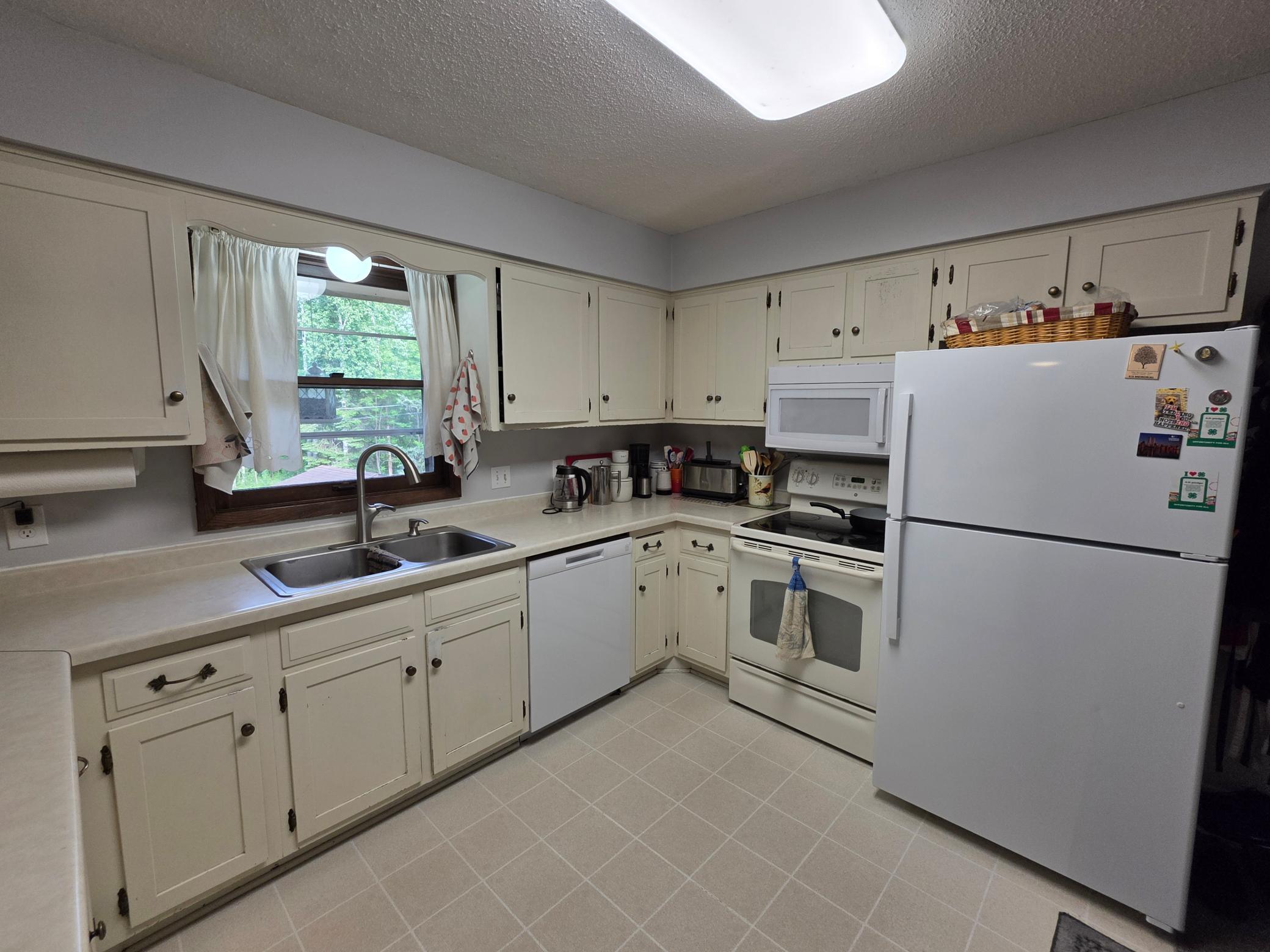 1976 single family home for sale at 520 SW 5th Avenue in Grand Rapids, MN — 7 bed, 2 bath (photo 11 of 57)