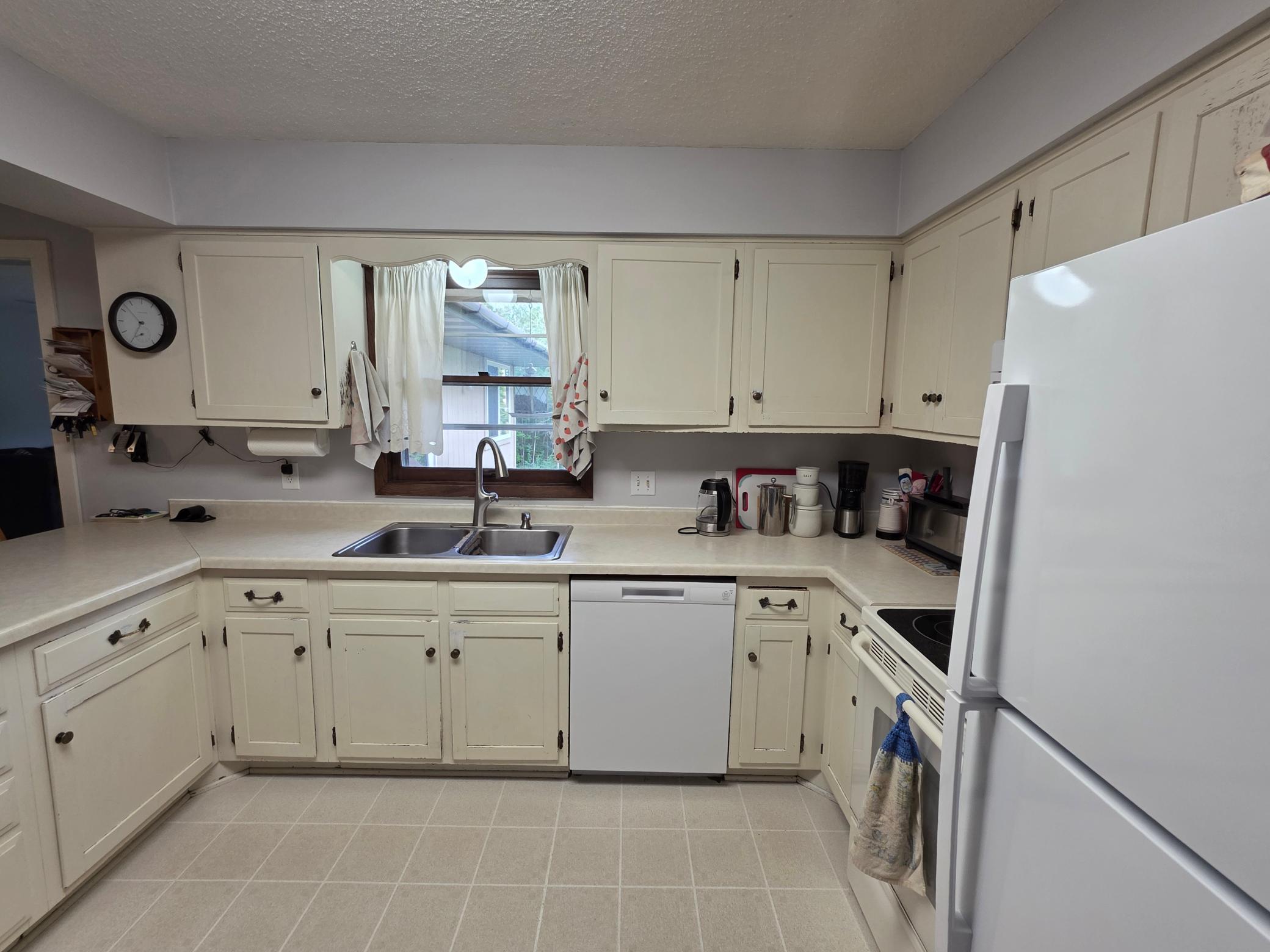 1976 single family home for sale at 520 SW 5th Avenue in Grand Rapids, MN — 7 bed, 2 bath (photo 14 of 57)