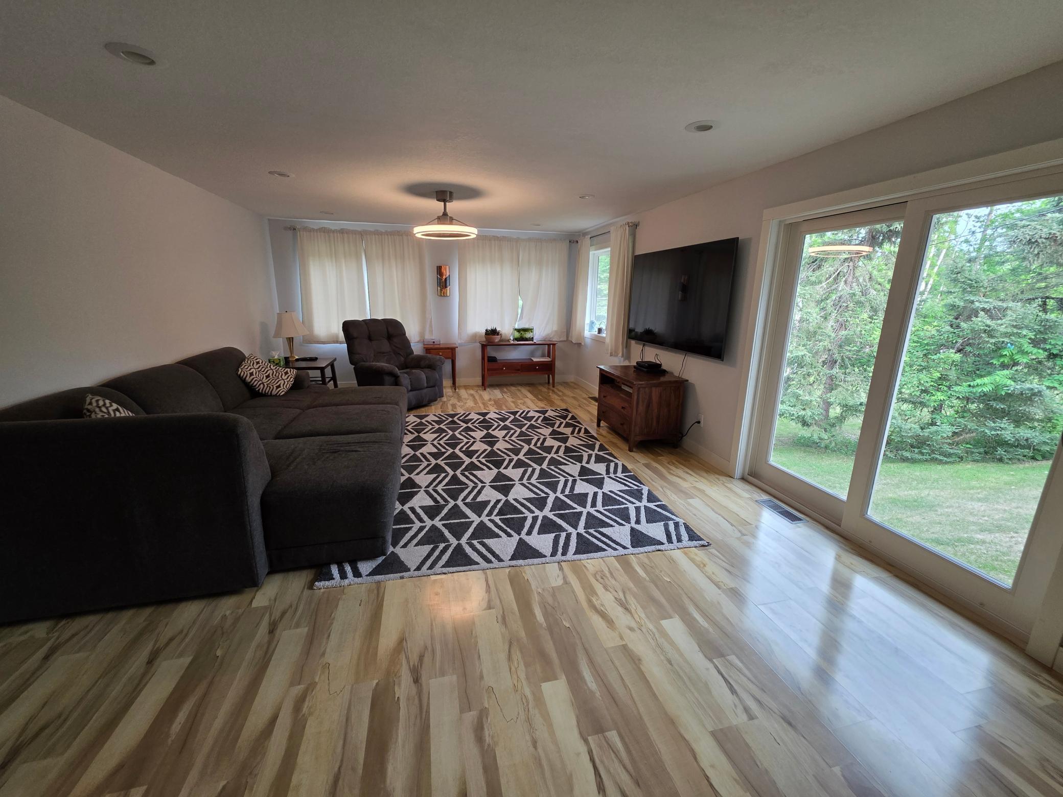 1976 single family home for sale at 520 SW 5th Avenue in Grand Rapids, MN — 7 bed, 2 bath (photo 19 of 57)