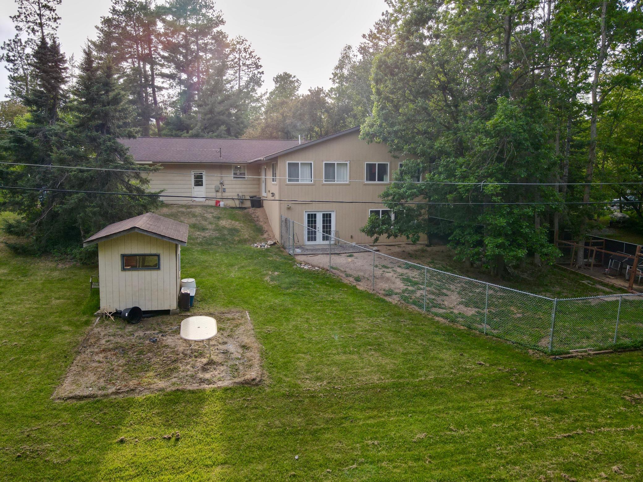 1976 single family home for sale at 520 SW 5th Avenue in Grand Rapids, MN — 7 bed, 2 bath (photo 6 of 57)