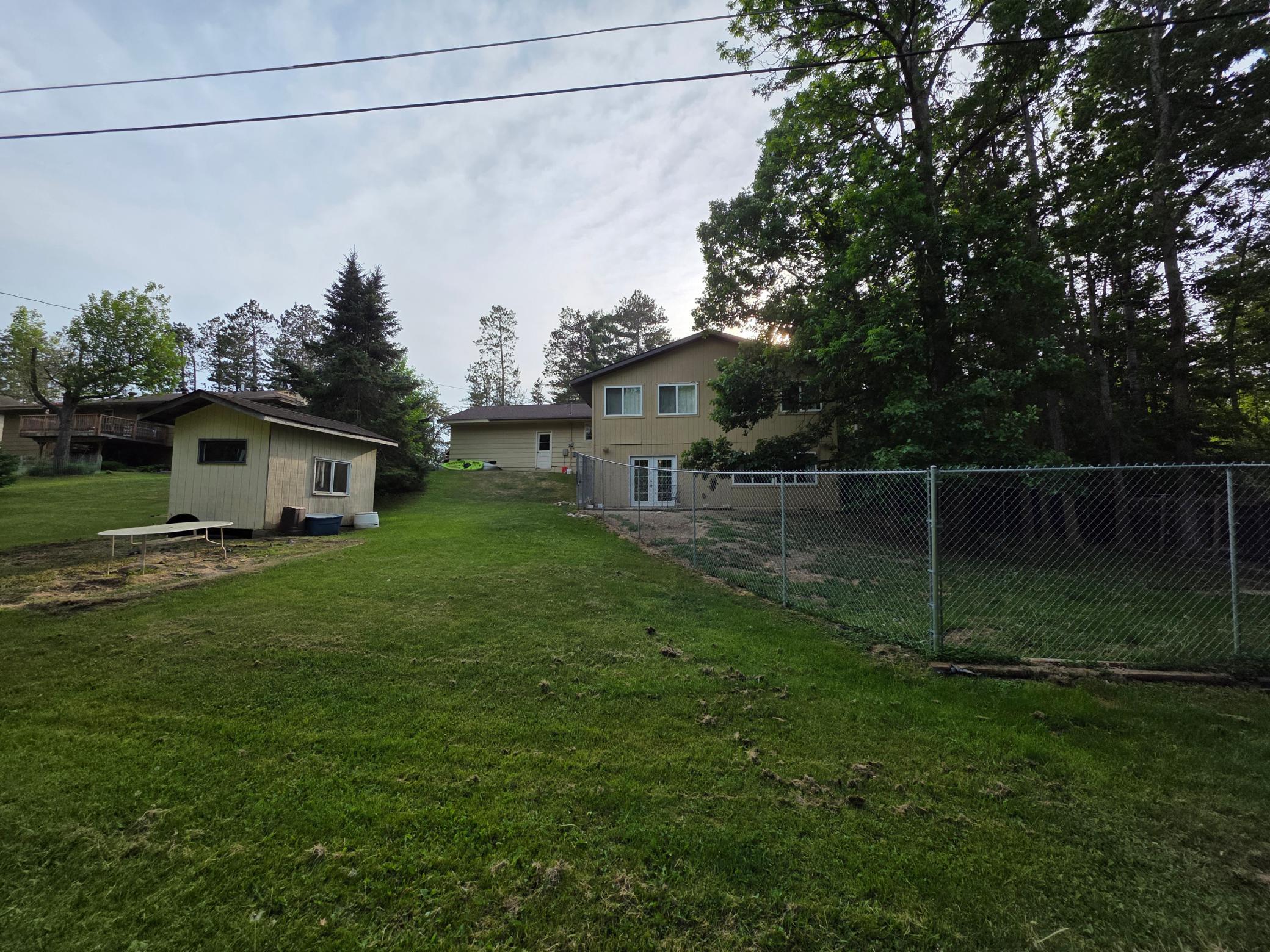 1976 single family home for sale at 520 SW 5th Avenue in Grand Rapids, MN — 7 bed, 2 bath (photo 52 of 57)