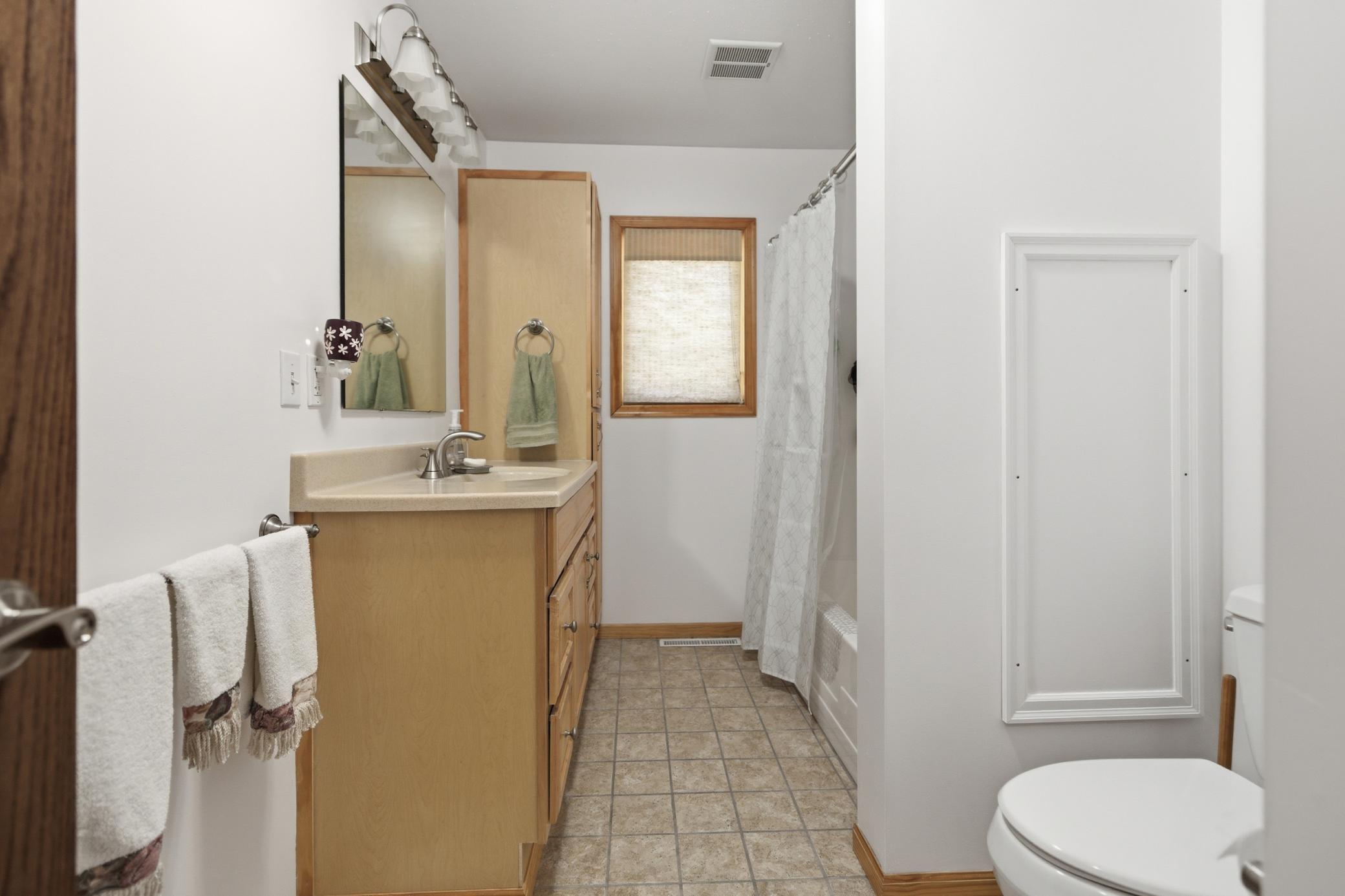 1962 single family home for sale at 6458 Clearwater Road in Baxter, MN — 4 bed, 1 bath (photo 12 of 30)