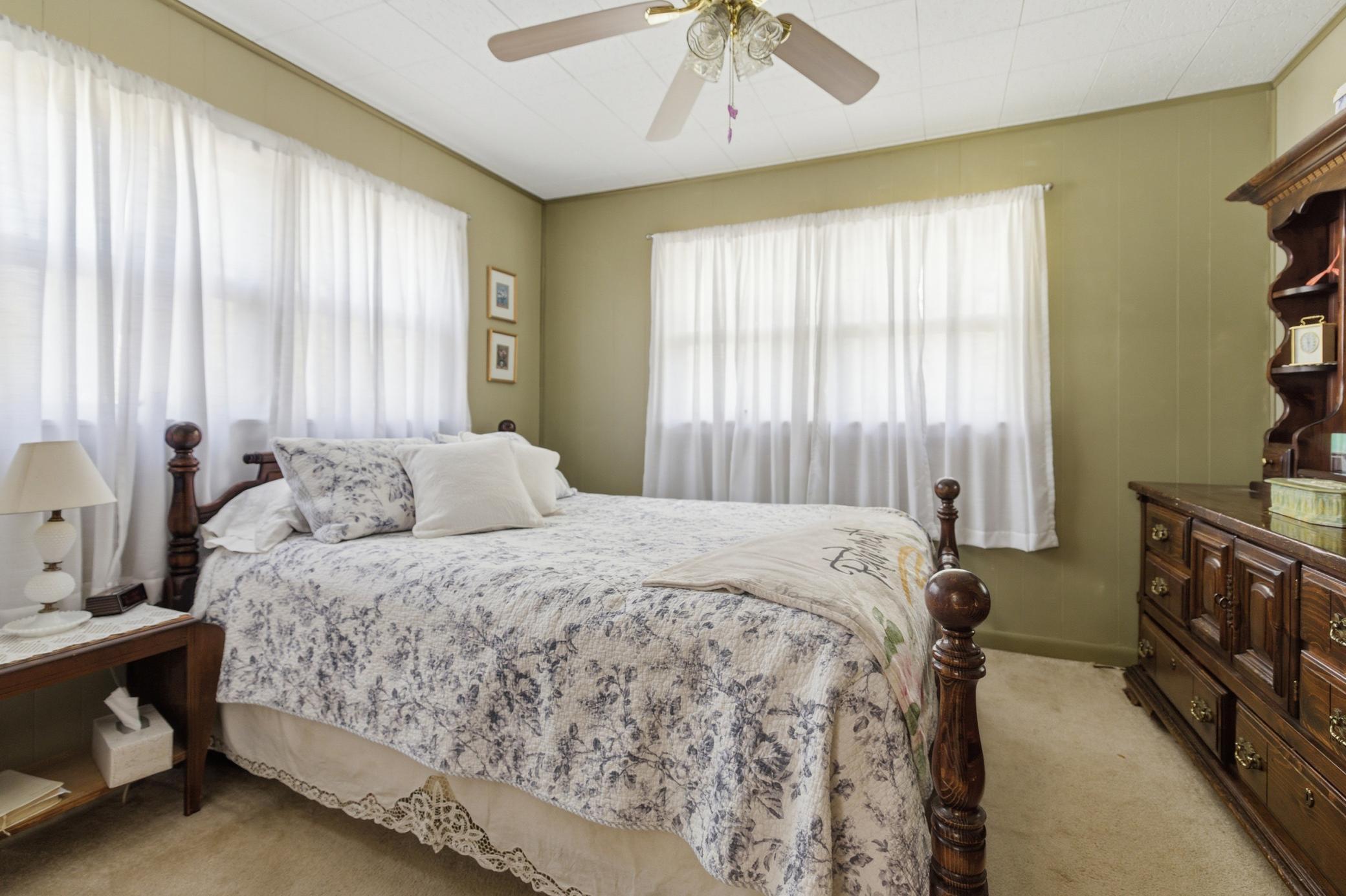 1962 single family home for sale at 6458 Clearwater Road in Baxter, MN — 4 bed, 1 bath (photo 14 of 30)