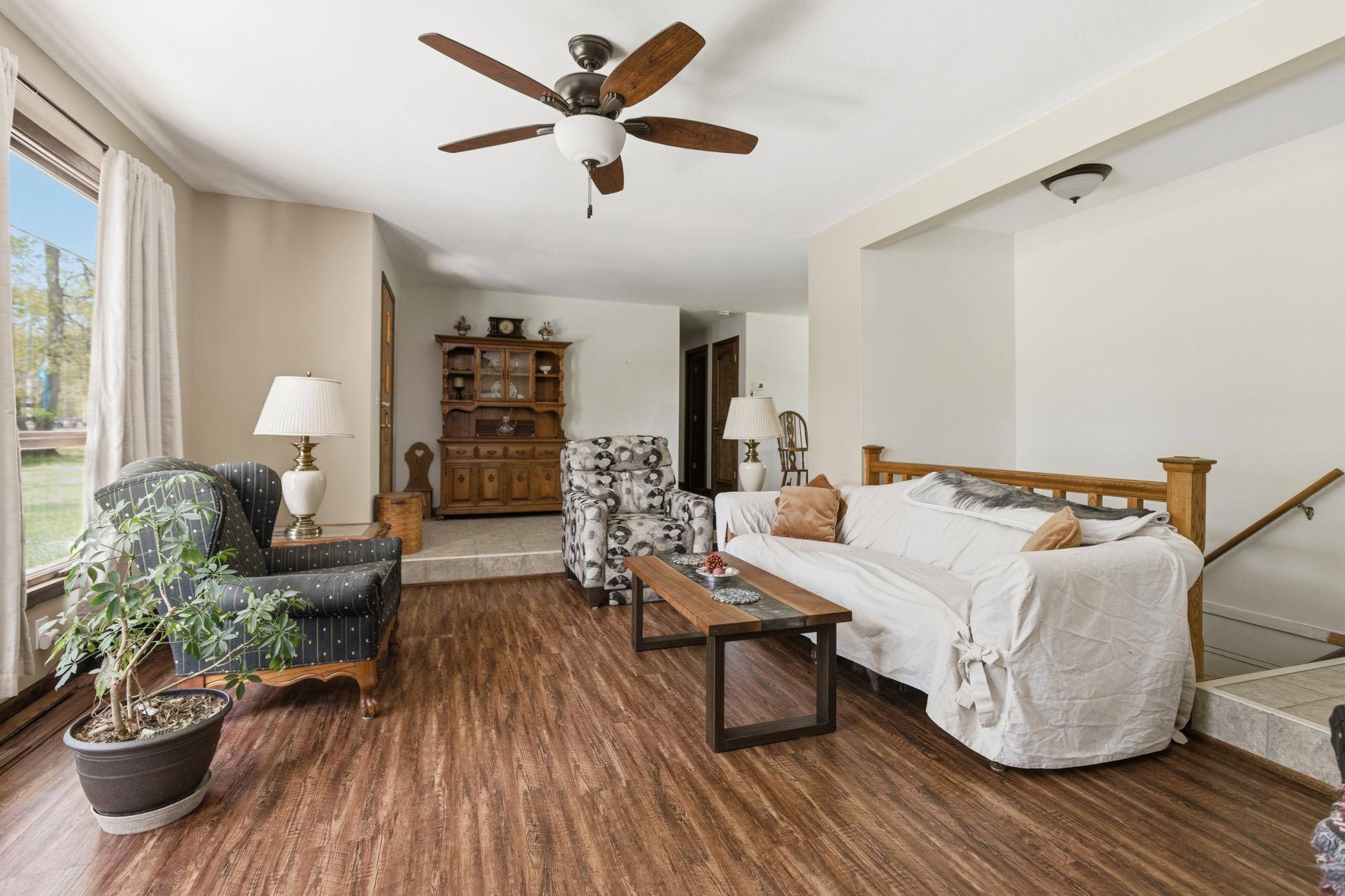 1962 single family home for sale at 6458 Clearwater Road in Baxter, MN — 4 bed, 1 bath (photo 4 of 30)