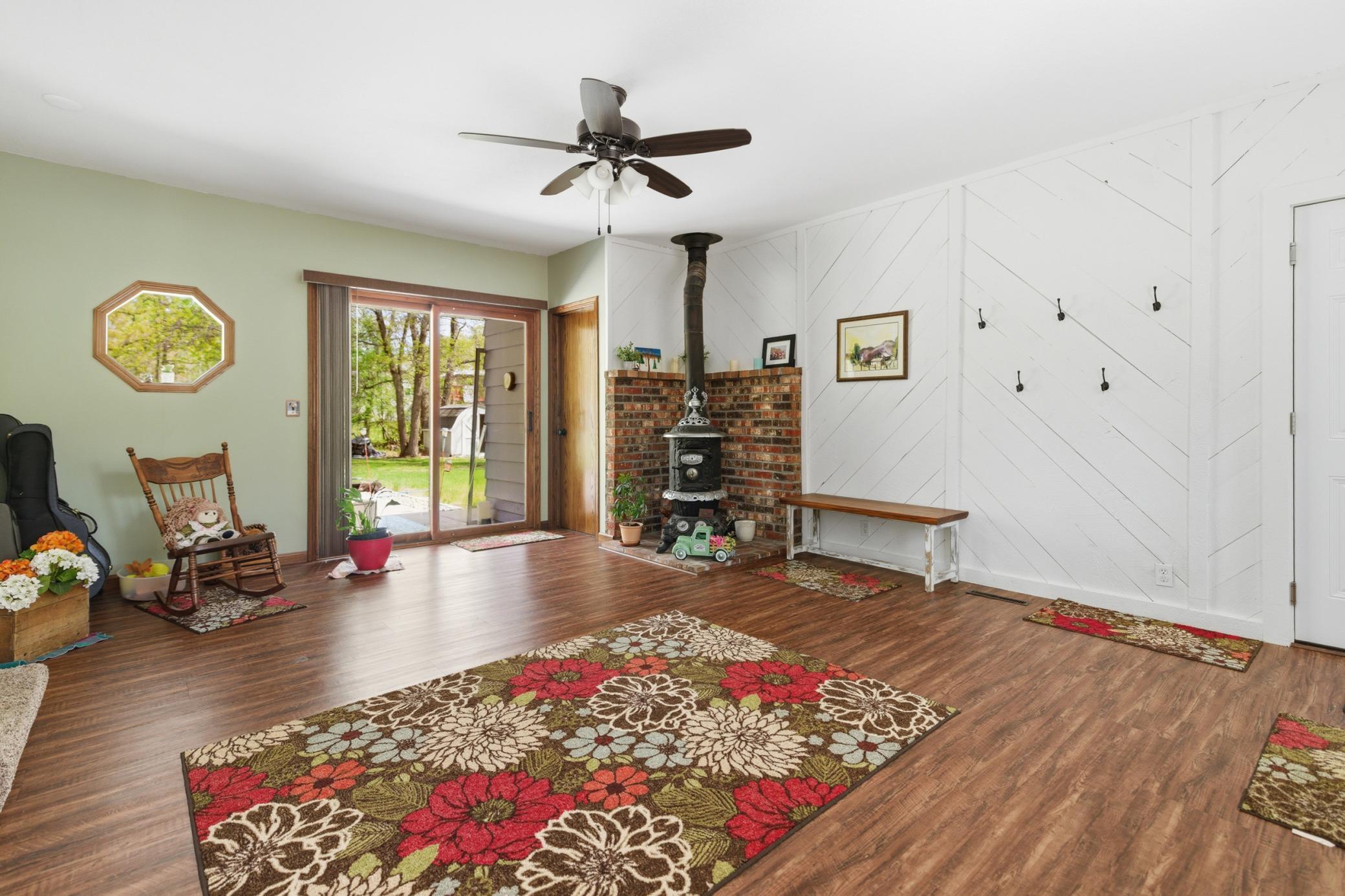 1962 single family home for sale at 6458 Clearwater Road in Baxter, MN — 4 bed, 1 bath (photo 6 of 30)