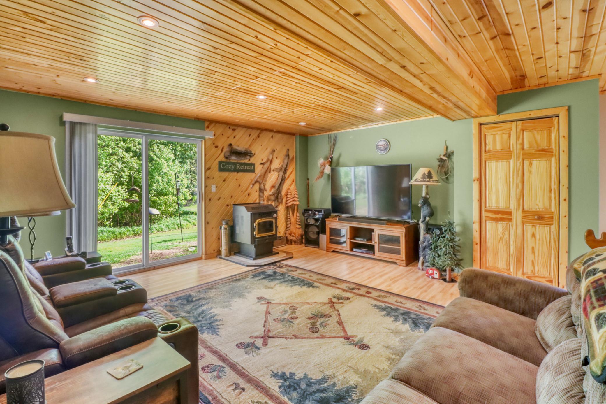 1965 single family home for sale at 23816 Wheeler Lake Road in Detroit Lakes, MN — 3 bed, 2 bath (photo 14 of 49)