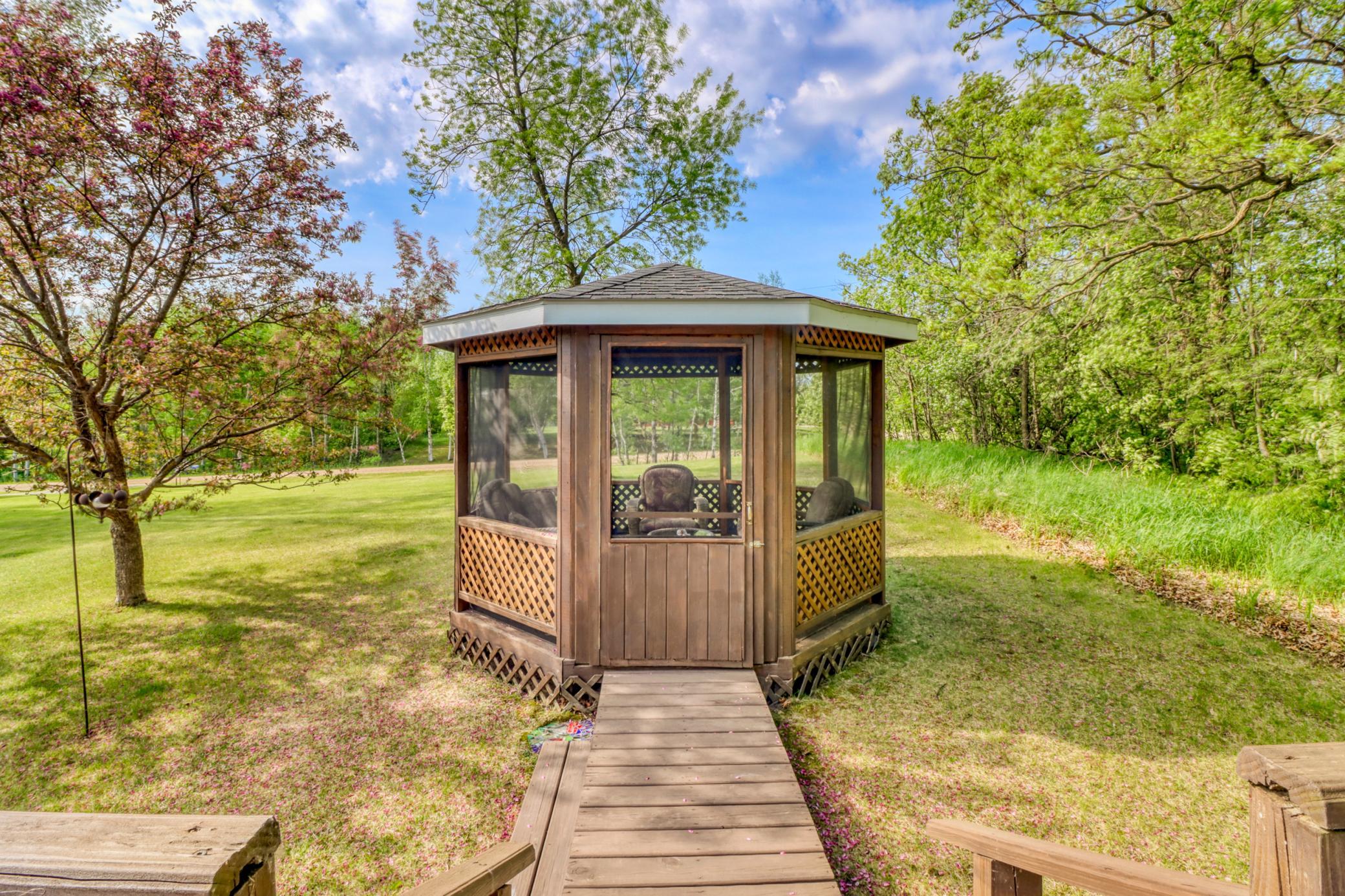 1965 single family home for sale at 23816 Wheeler Lake Road in Detroit Lakes, MN — 3 bed, 2 bath (photo 35 of 49)