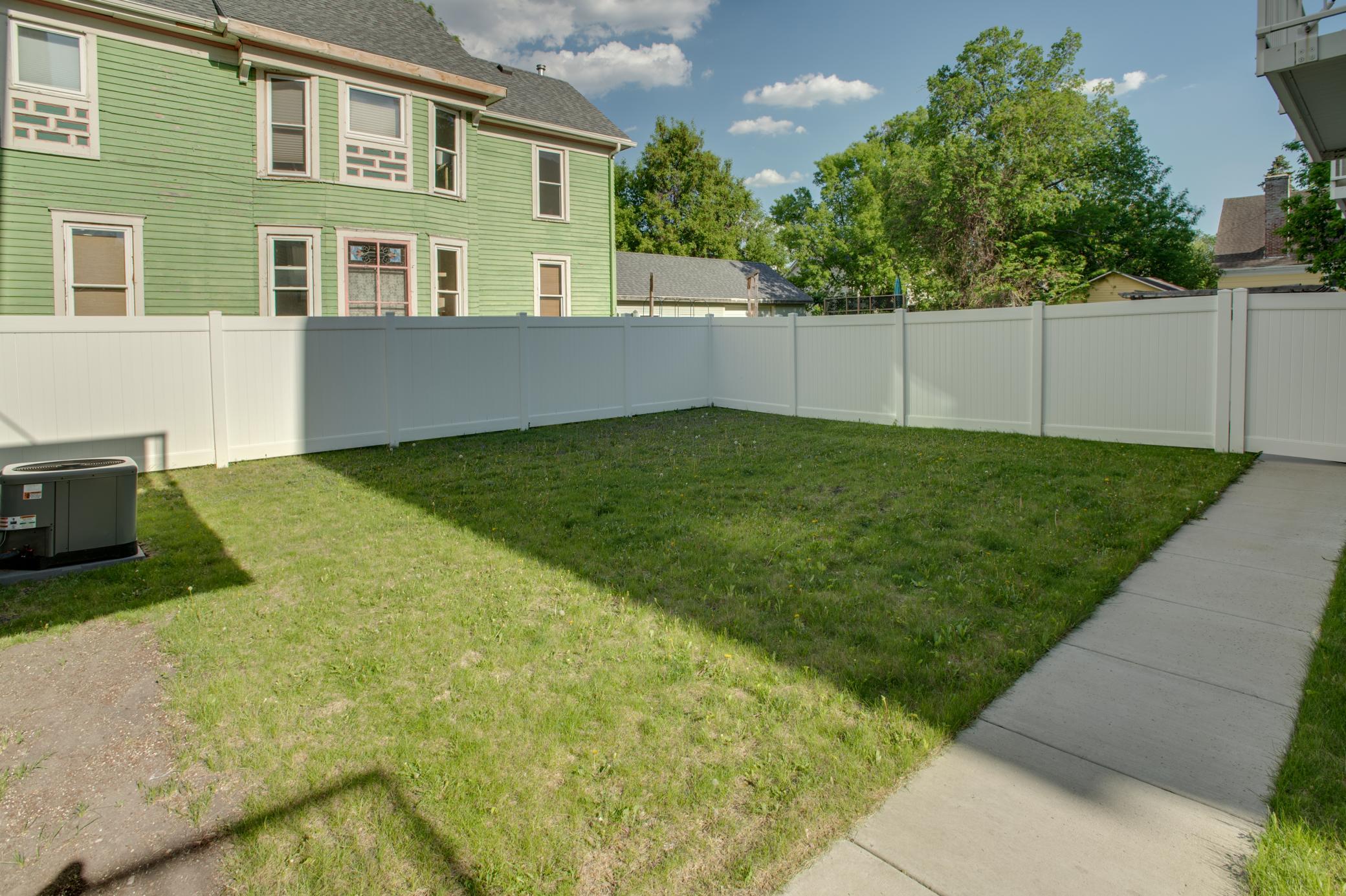 628 10th Avenue N, Fargo ND 58102 - Photo 42 of 42
