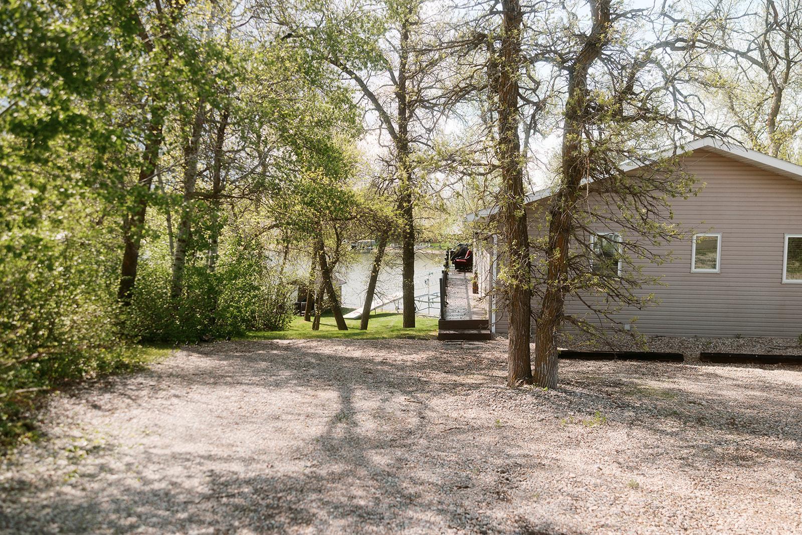 2006 single family home for sale at 186 RUGBY POINT Road in Bottineau, ND — 5 bed, 2 bath (photo 3 of 76)