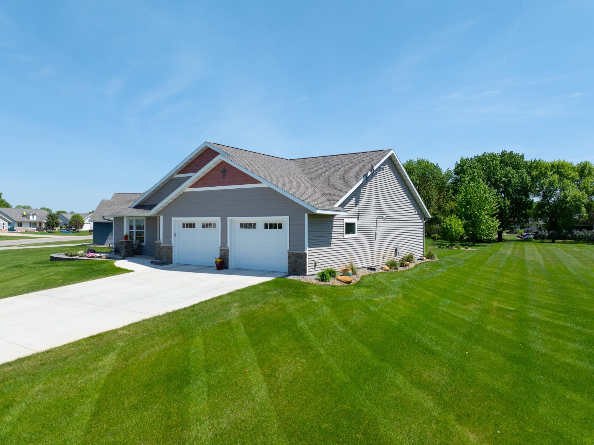 2019 single family home for sale at 614 Dewberry Lane in Alexandria, MN — 4 bed, 3 bath (photo 11 of 63)