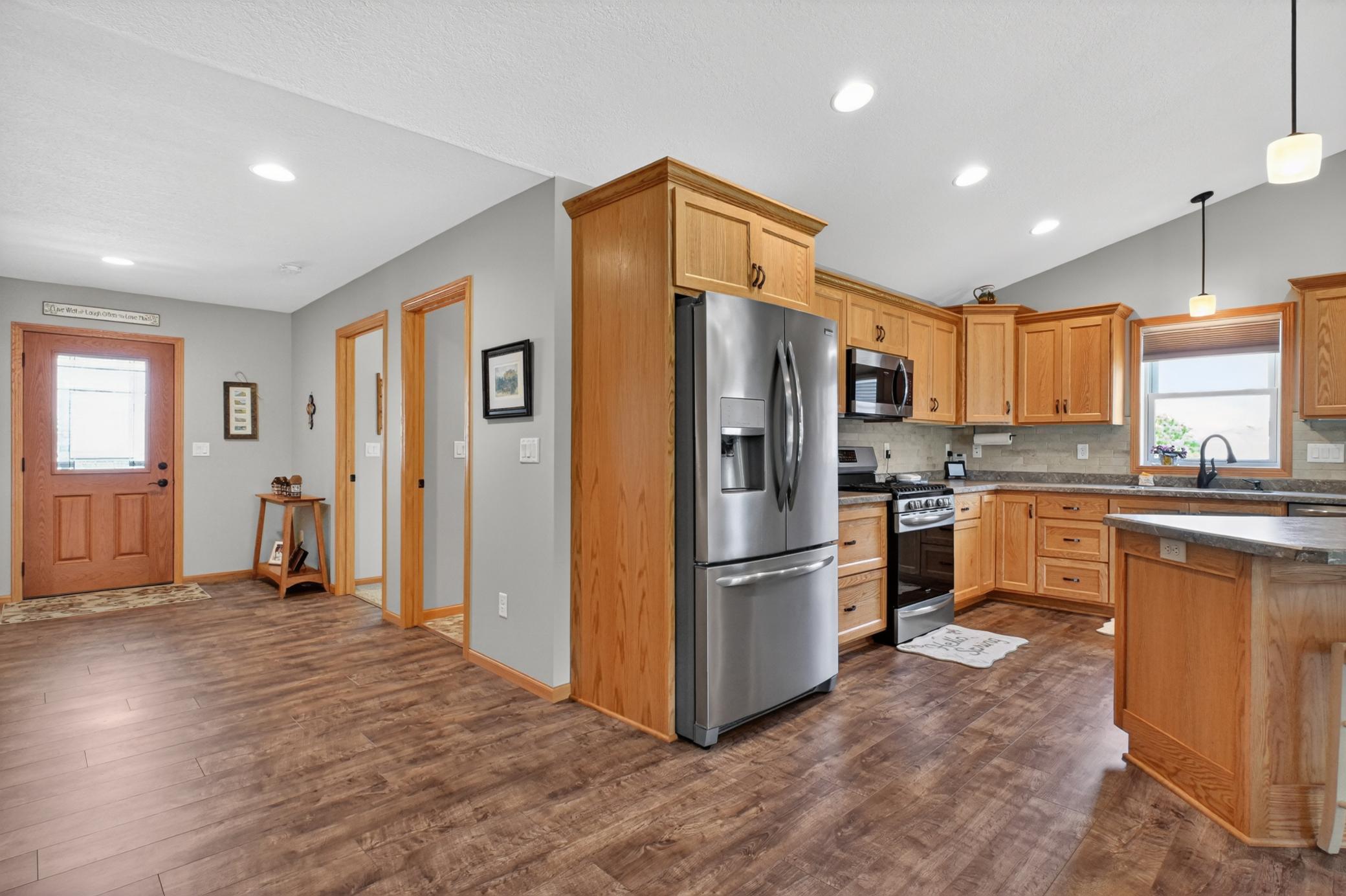 2019 single family home for sale at 614 Dewberry Lane in Alexandria, MN — 4 bed, 3 bath (photo 16 of 63)